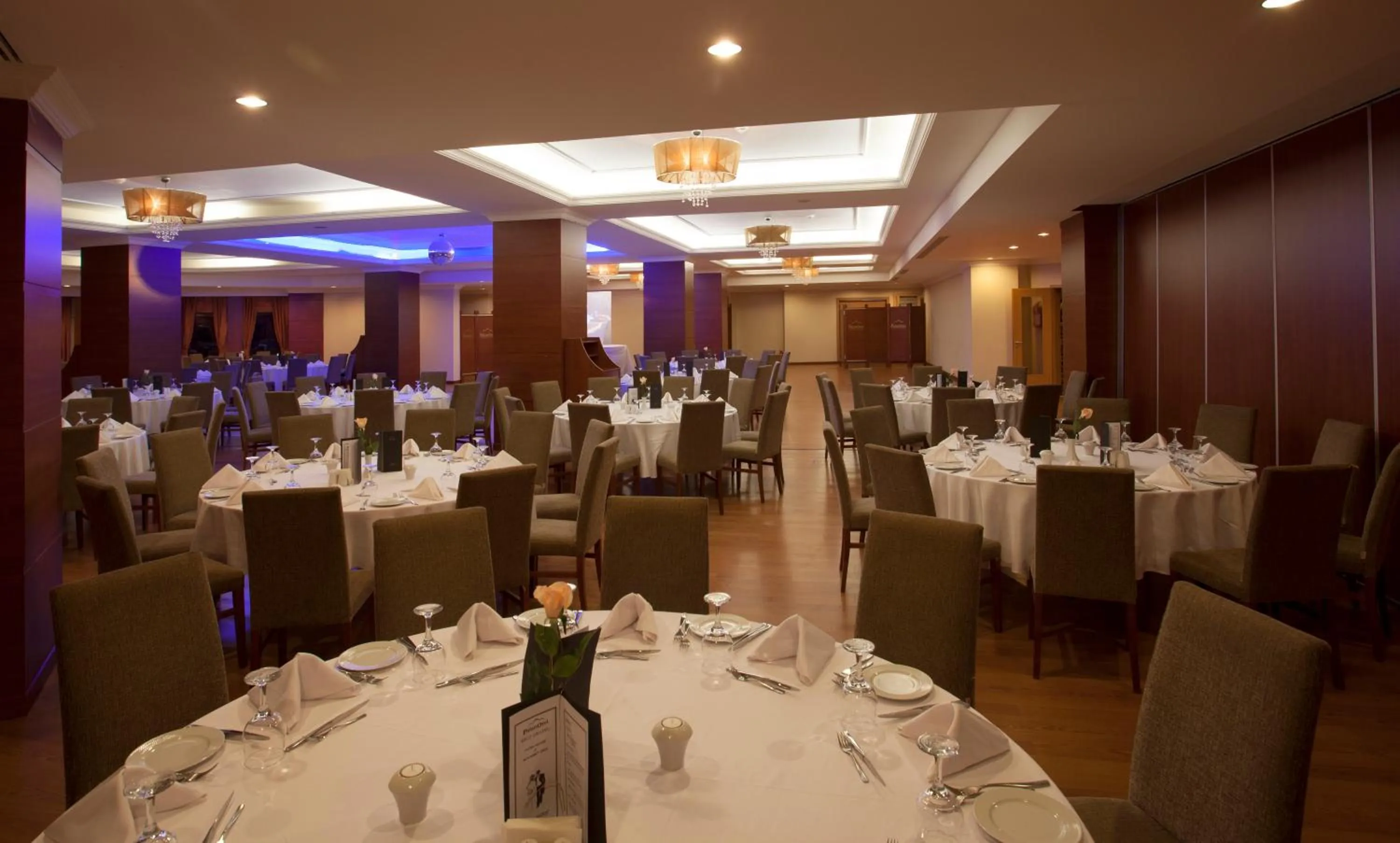 Restaurant/places to eat in Palan Ski & Convention Resort Hotel