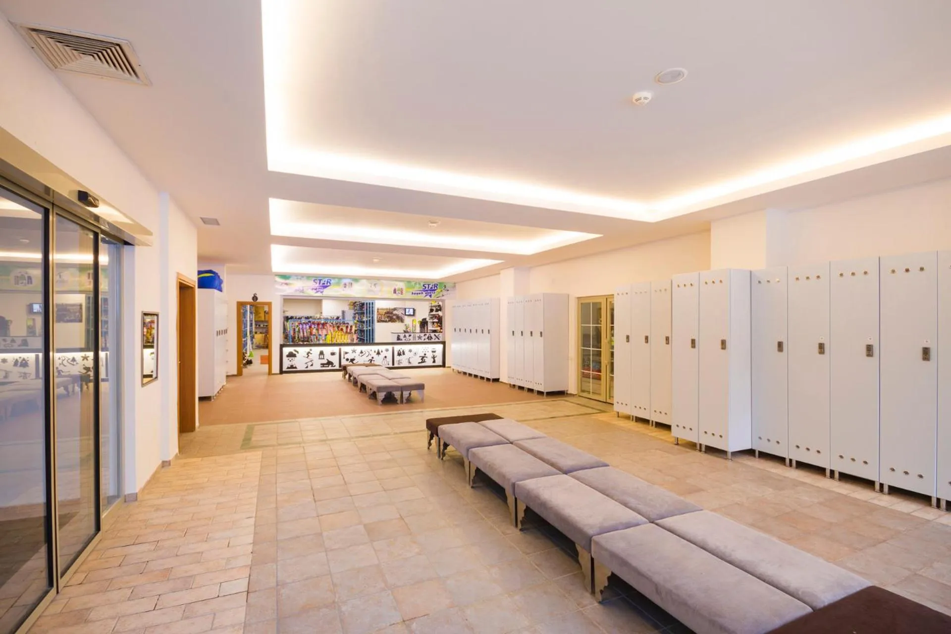 Lobby or reception, Bed in Palan Ski & Convention Resort Hotel