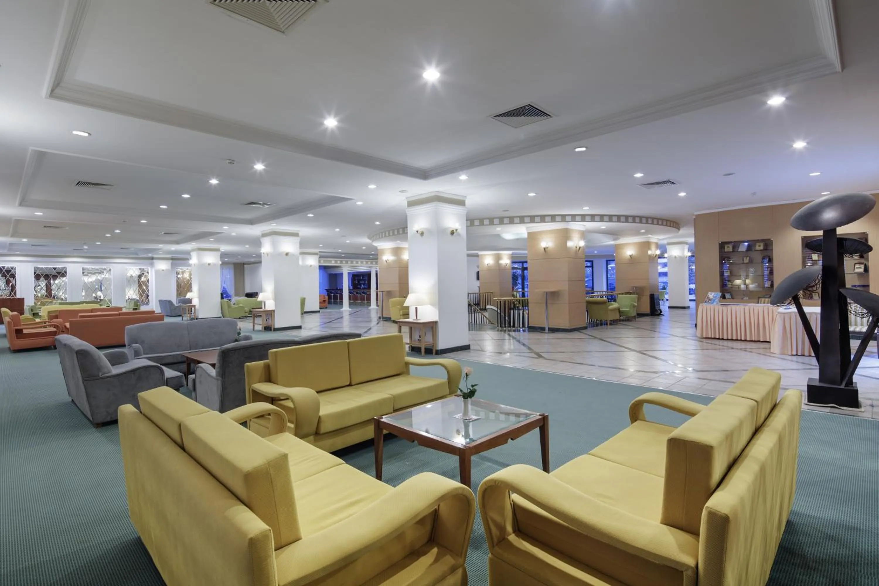 Lobby or reception in Palan Ski & Convention Resort Hotel