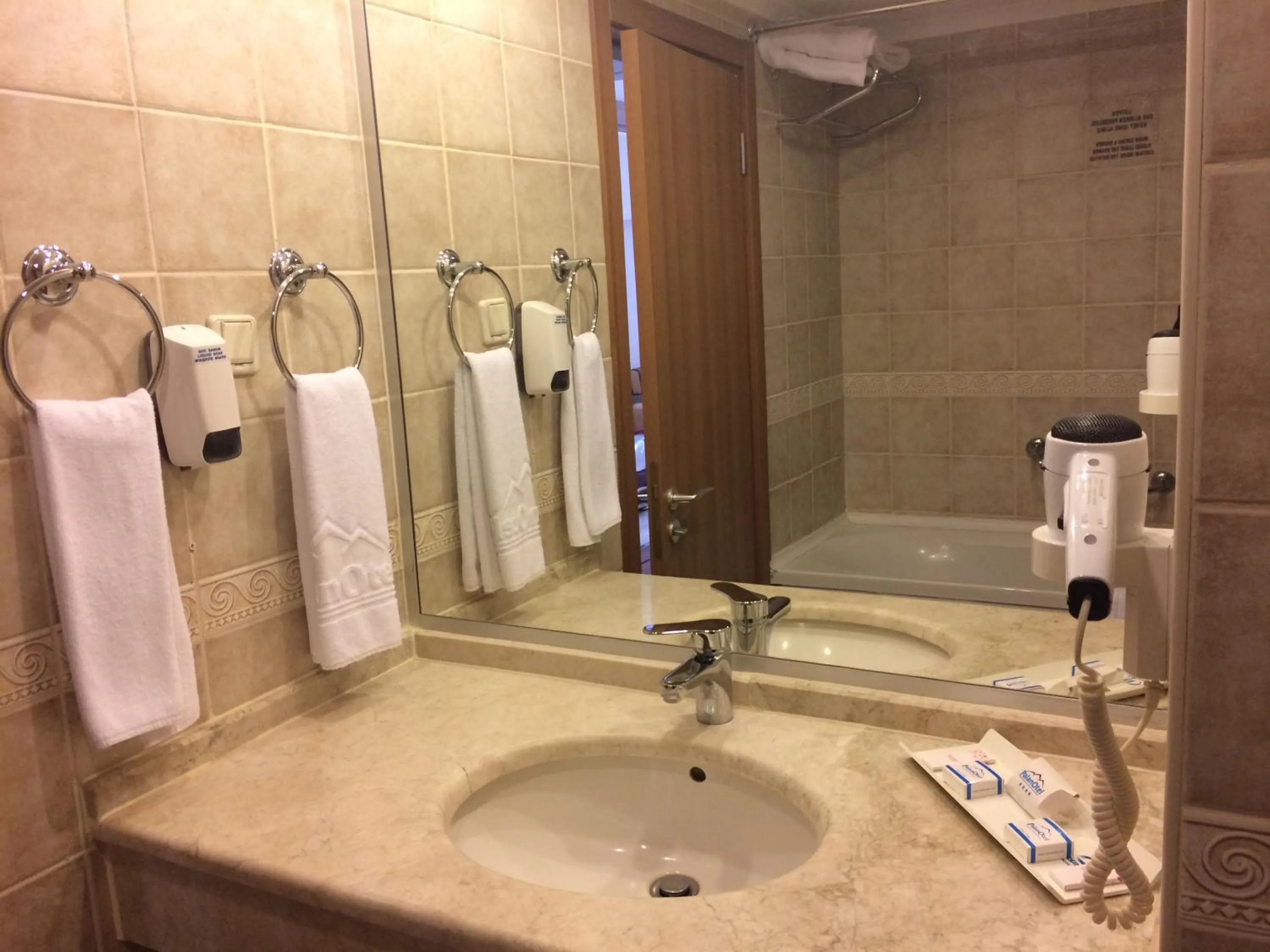 Shower in Palan Ski & Convention Resort Hotel