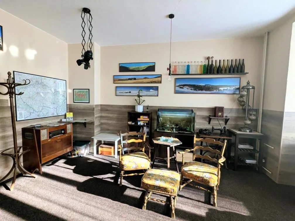 Communal lounge/ TV room in Hotel Alfa