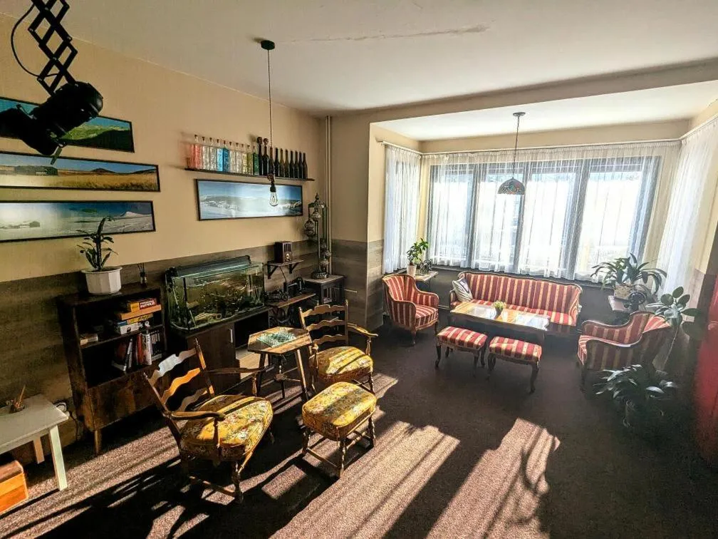 Communal lounge/ TV room in Hotel Alfa