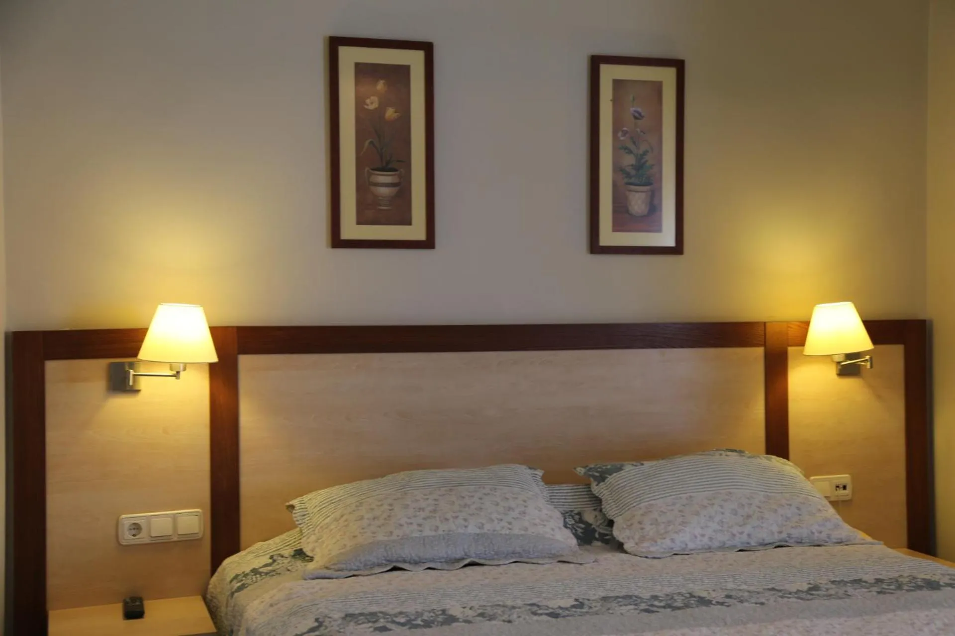Bedroom, Bed in UzHan Beach Hotel