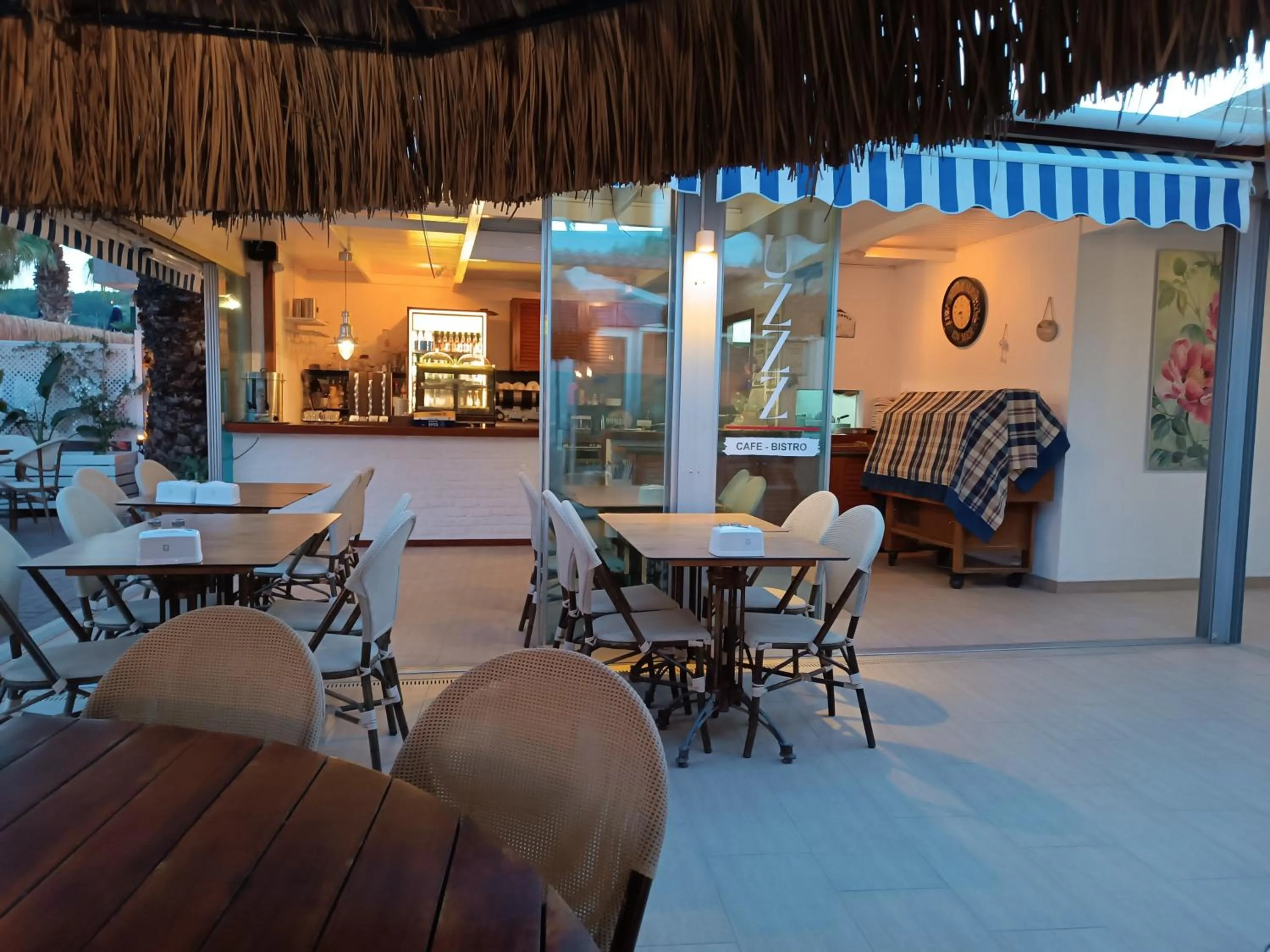 Restaurant/places to eat in UzHan Beach Hotel
