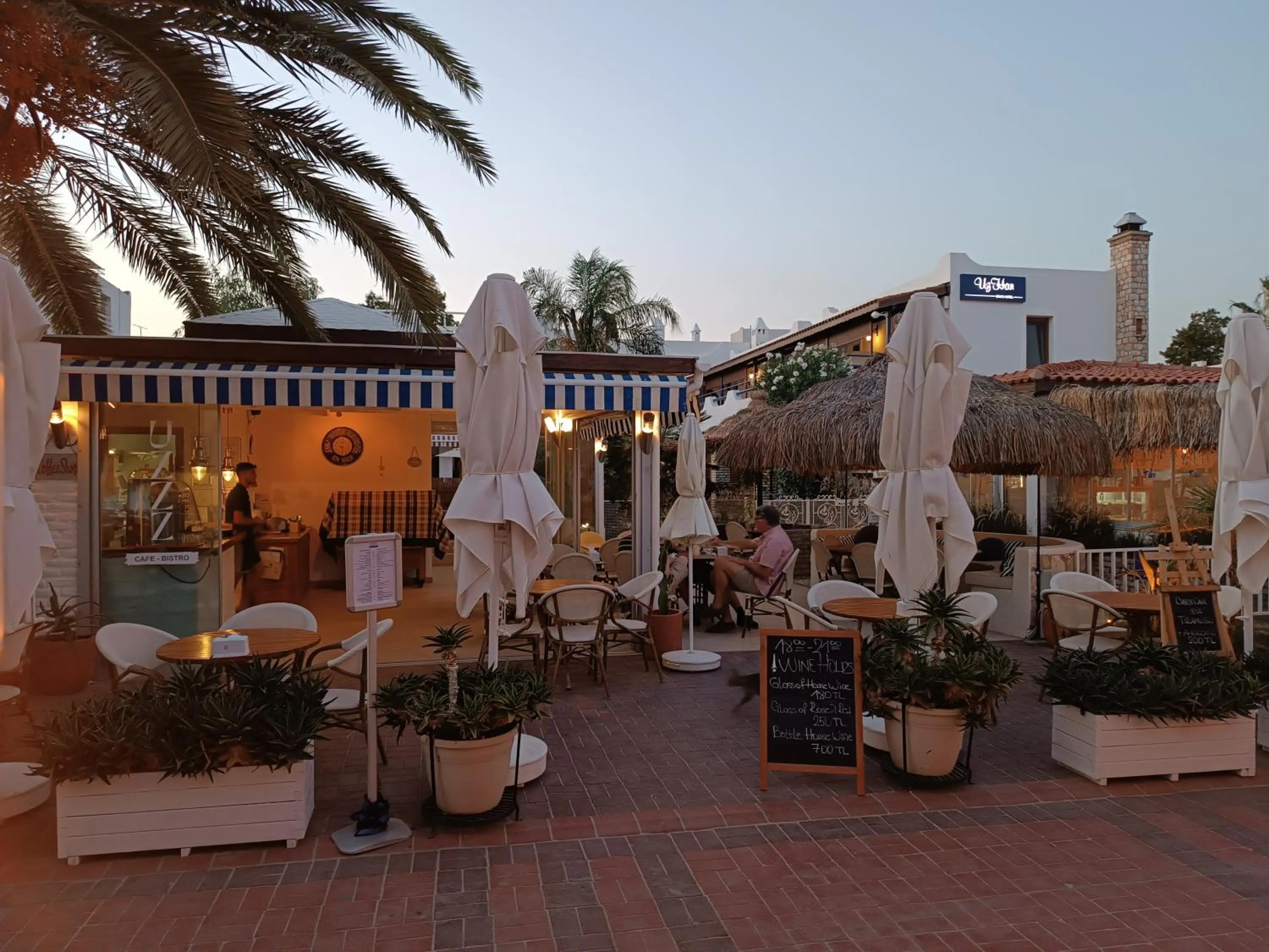 Restaurant/places to eat in UzHan Beach Hotel