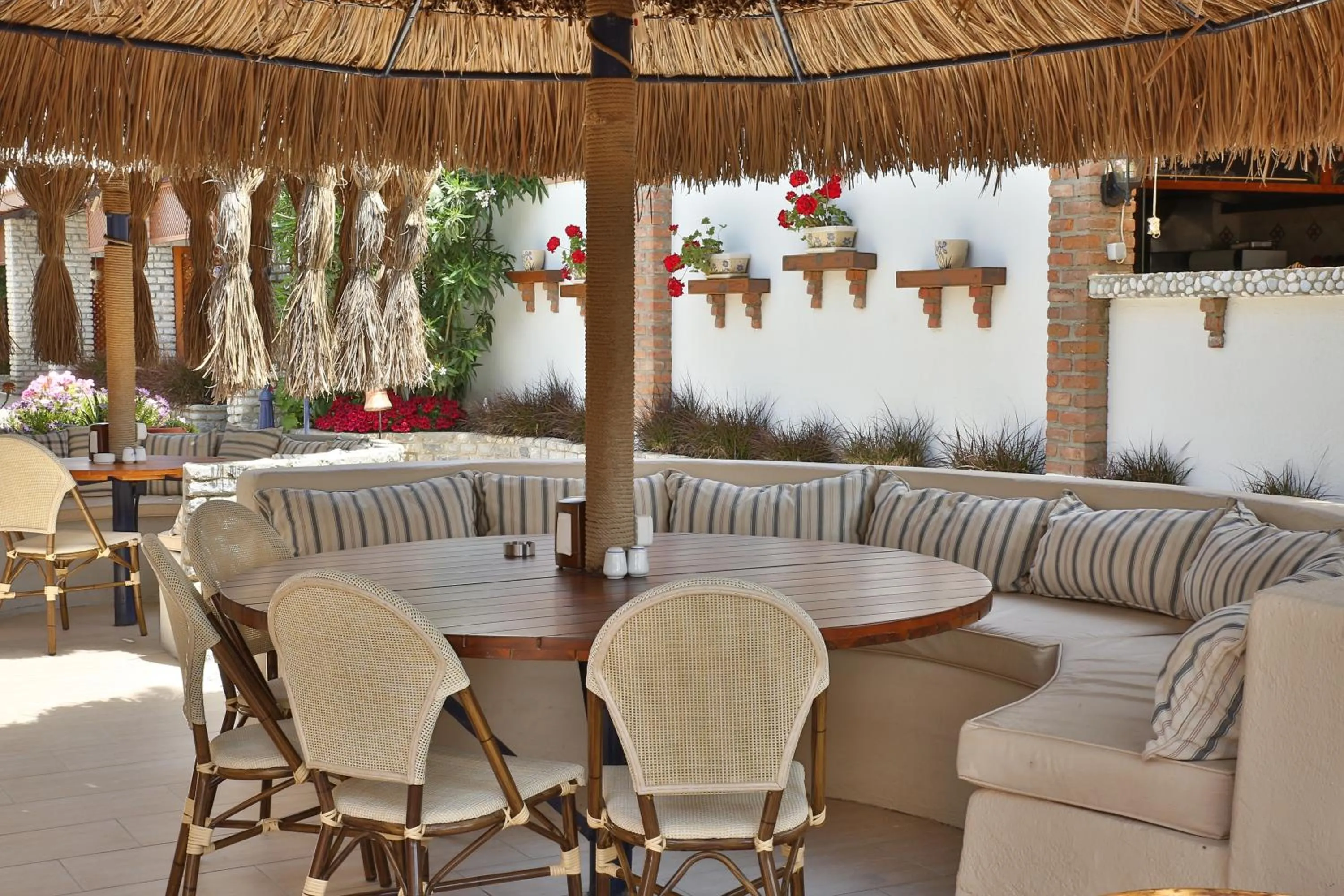 Restaurant/places to eat in UzHan Beach Hotel