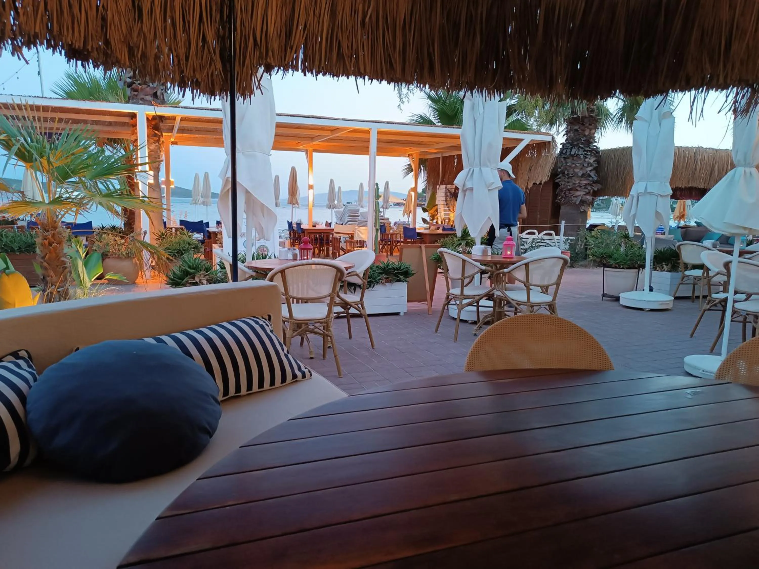 Restaurant/places to eat in UzHan Beach Hotel