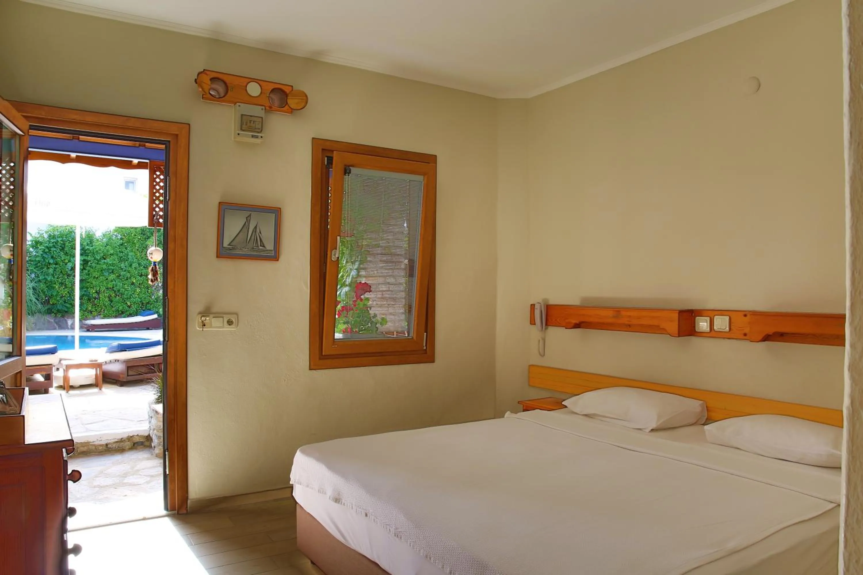 Bedroom, Bed in UzHan Beach Hotel