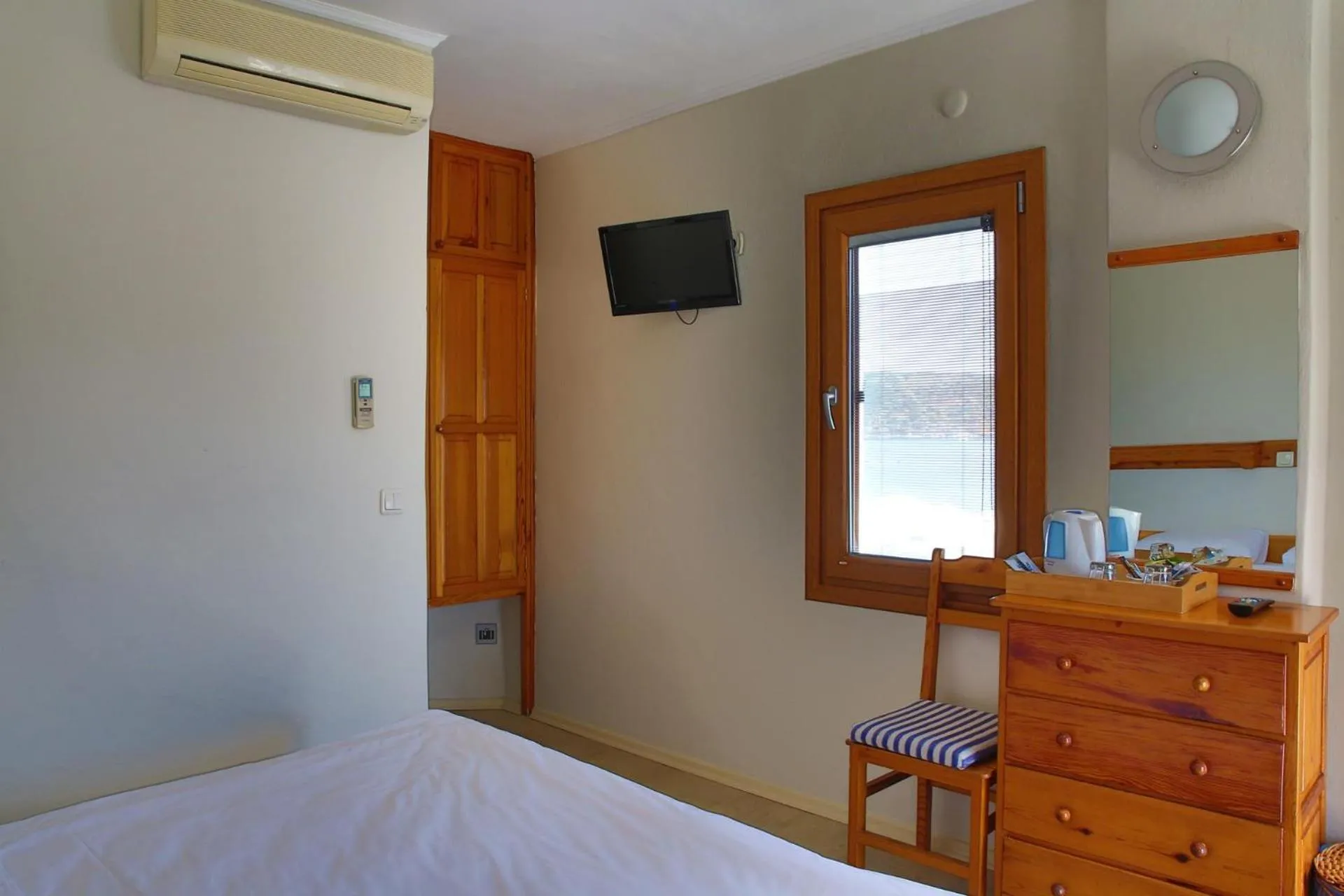 Bedroom, Bed in UzHan Beach Hotel