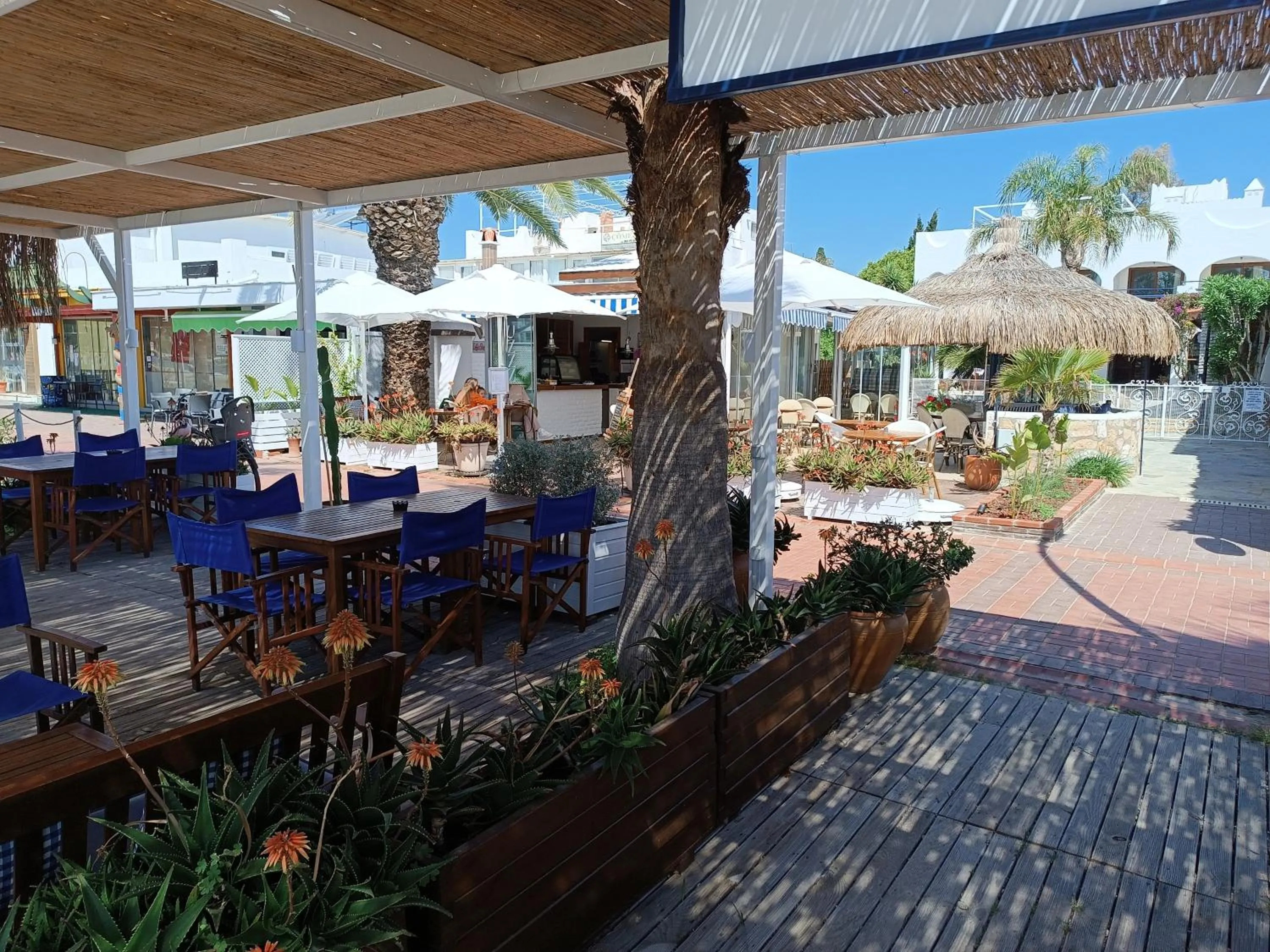 Restaurant/places to eat in UzHan Beach Hotel