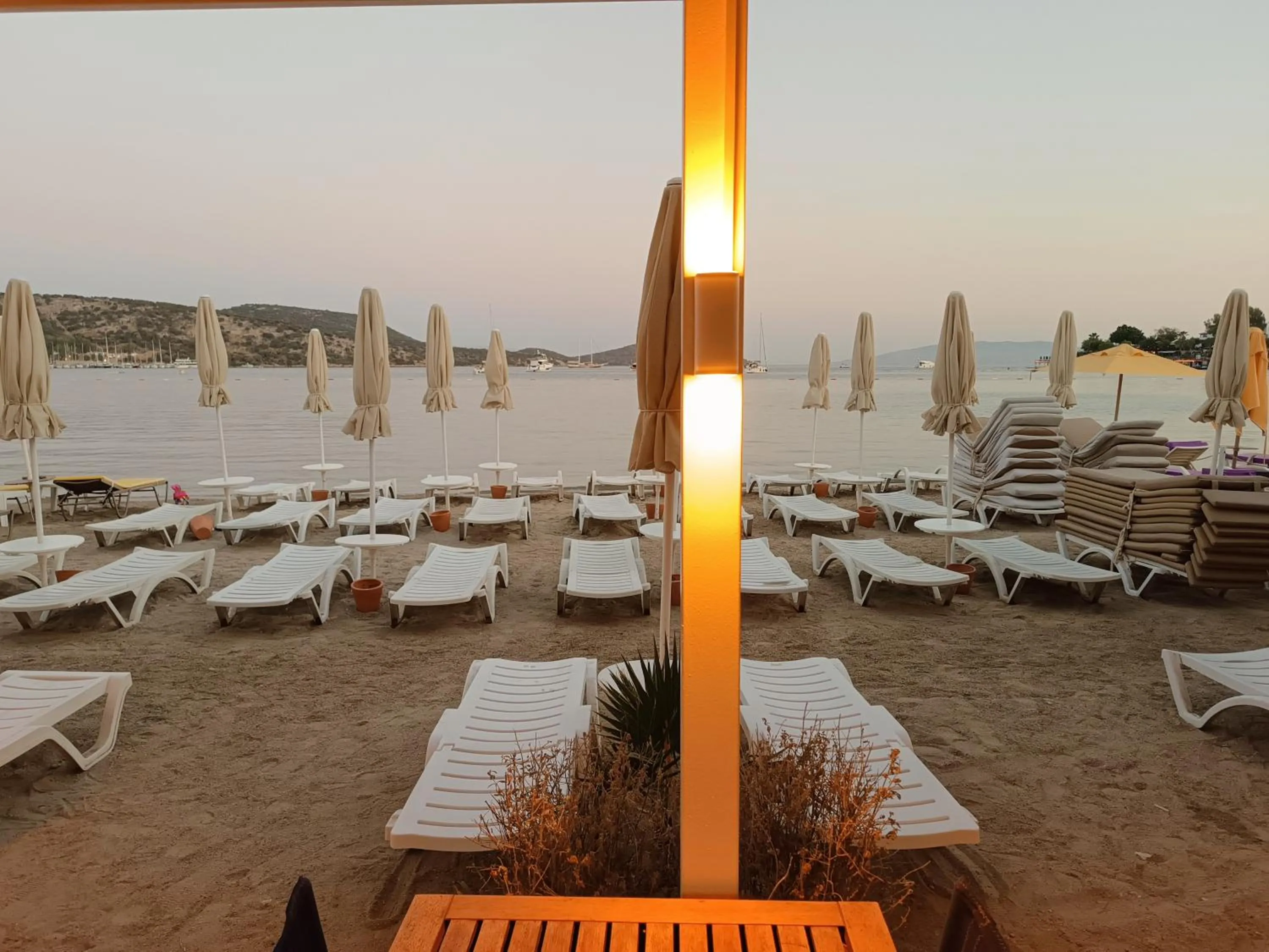 Restaurant/places to eat in UzHan Beach Hotel