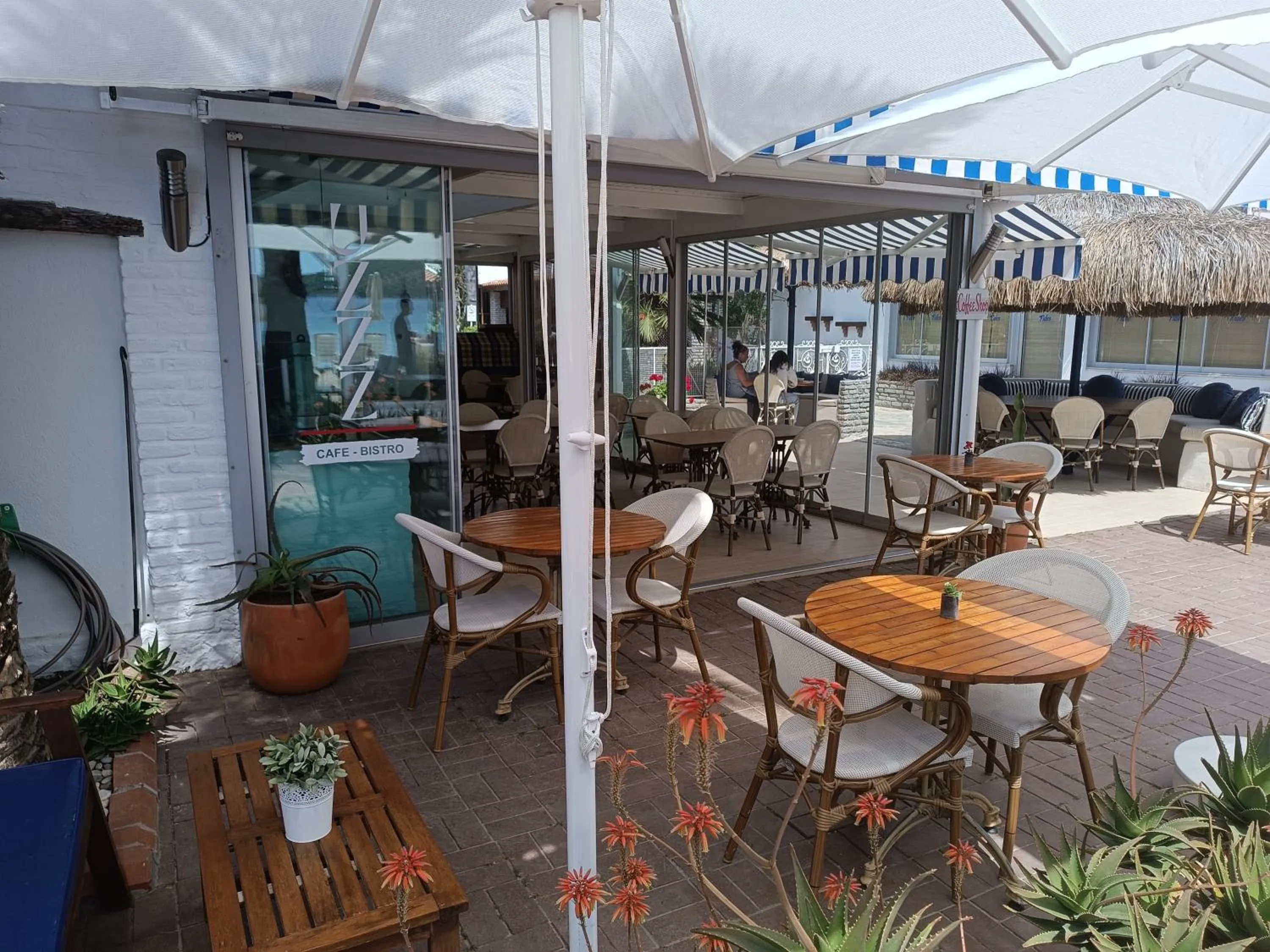 Restaurant/places to eat in UzHan Beach Hotel
