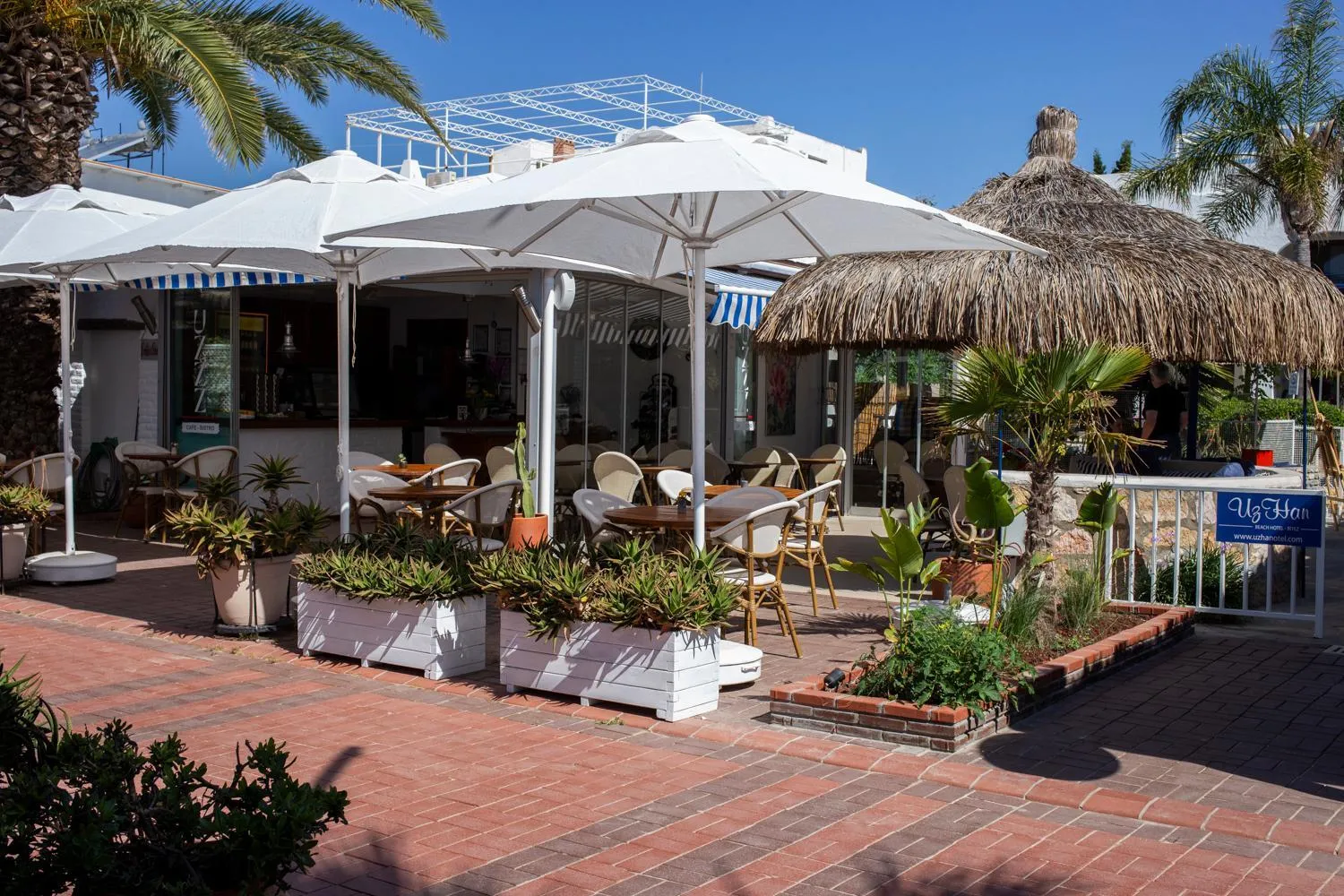 Restaurant/places to eat in UzHan Beach Hotel