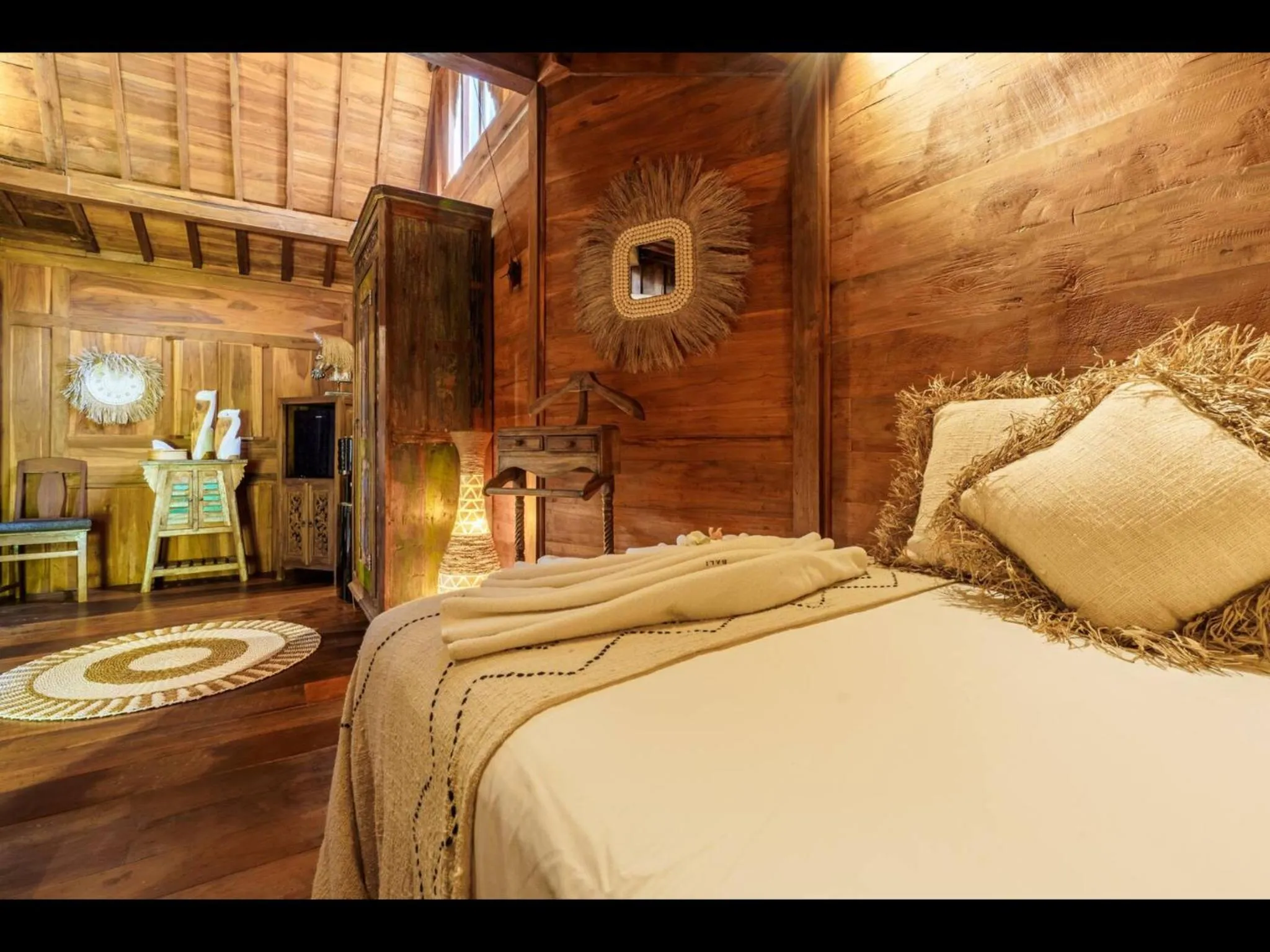 Bedroom, Bed in Louka Beach Bali