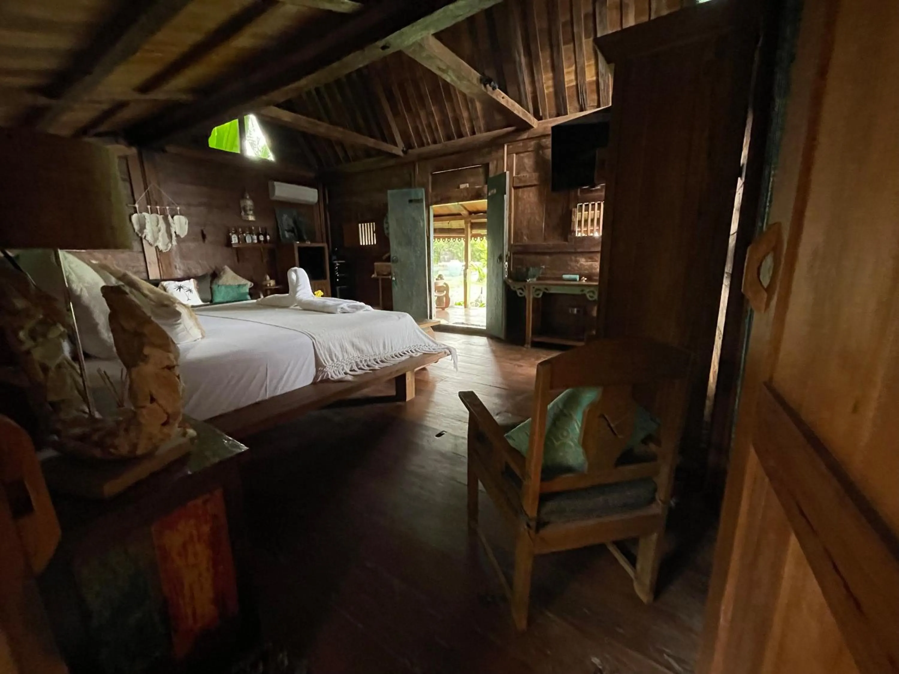 Photo of the whole room, Bed in Louka Beach Bali