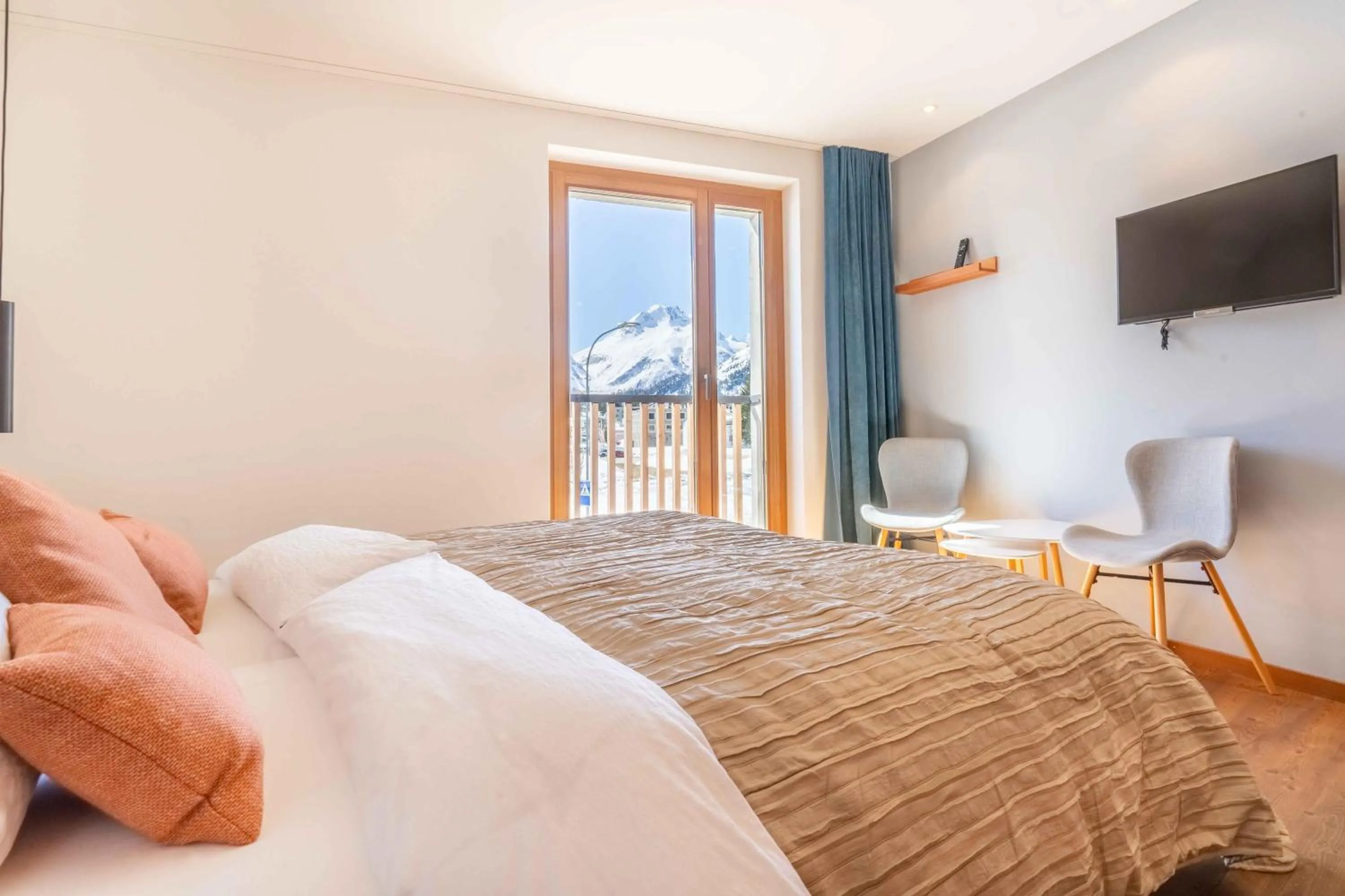 Bedroom, Bed in Longhin Maloja B&B