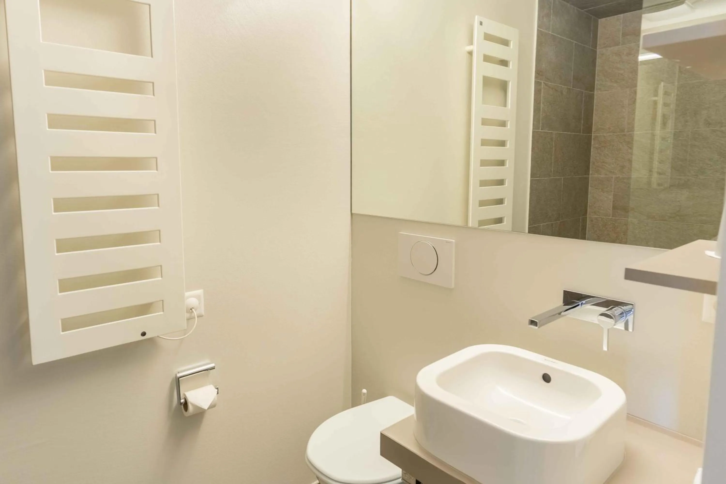 Bathroom in Longhin Maloja B&B