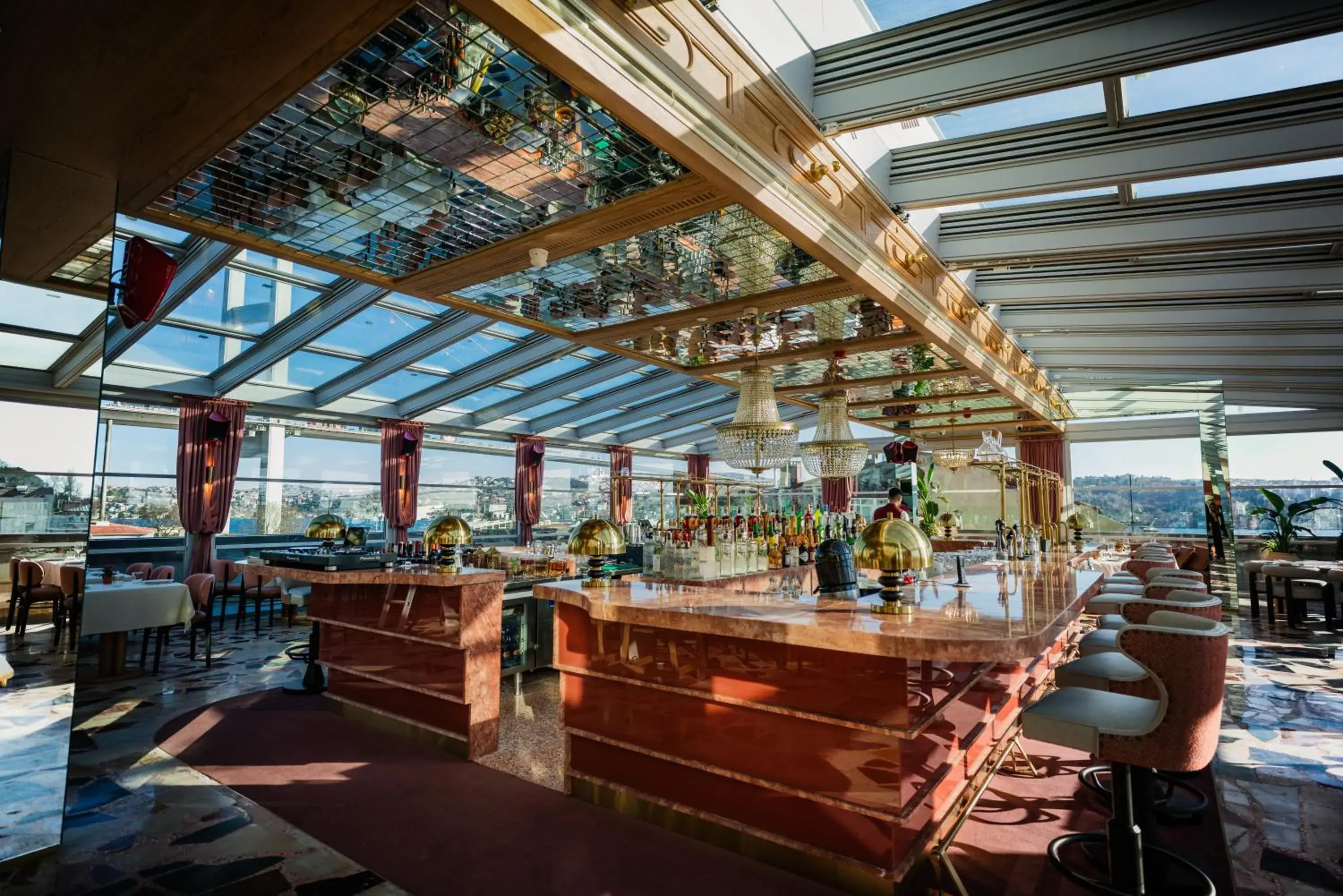 Restaurant/places to eat in Crowne Plaza Istanbul - Ortakoy Bosphorus by IHG Restaurant/places to eat in Crowne Plaza Istanbul - Ortakoy Bosphorus by IHG