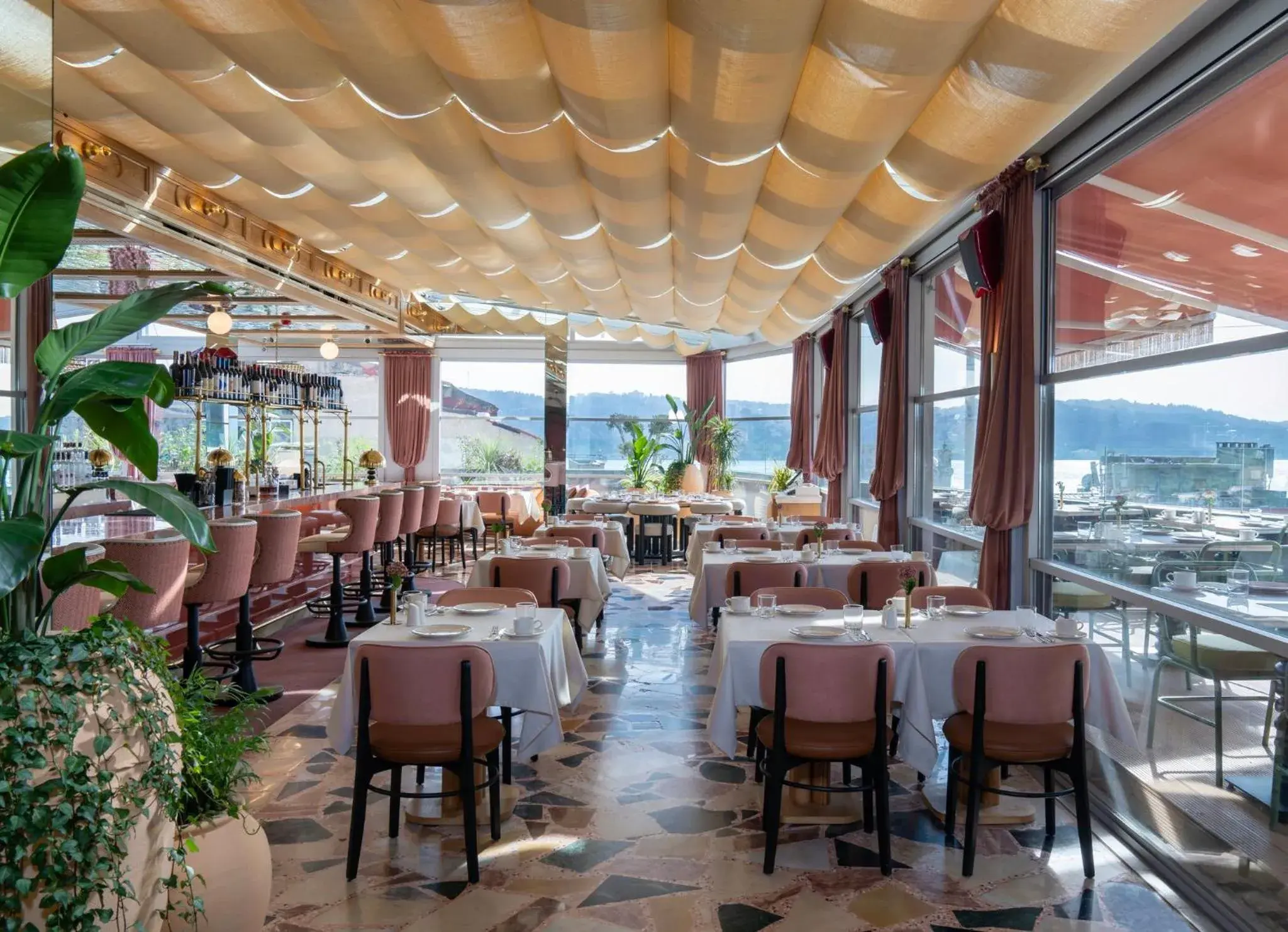 Breakfast in Crowne Plaza Istanbul - Ortakoy Bosphorus by IHG Breakfast in Crowne Plaza Istanbul - Ortakoy Bosphorus by IHG