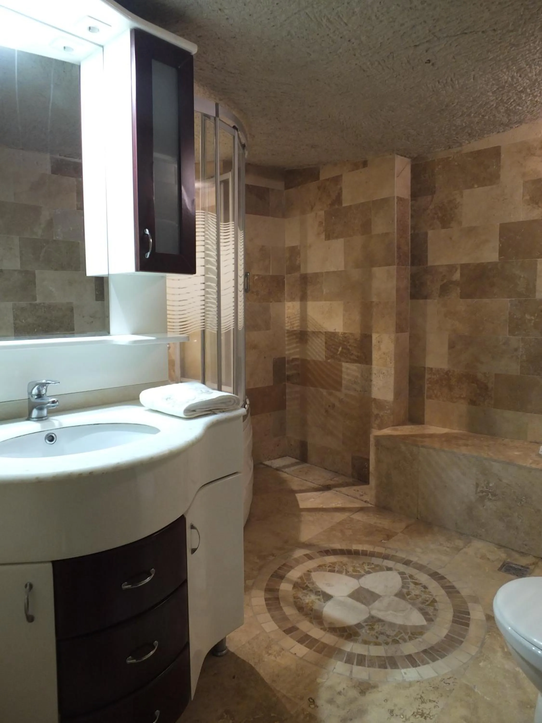Bathroom in Anatolia cave hotel Pension
