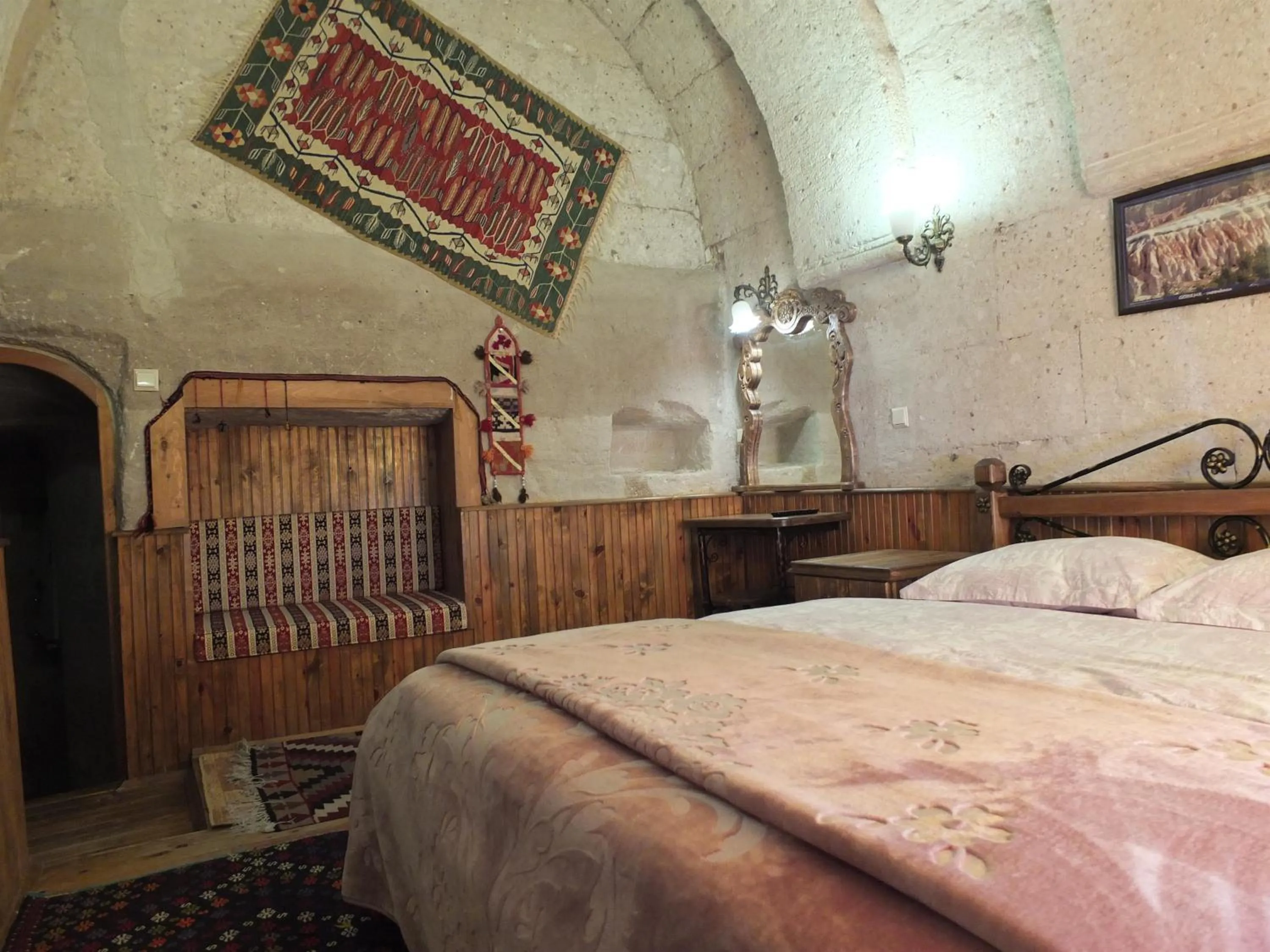 Shower, Bed in Anatolia cave hotel Pension