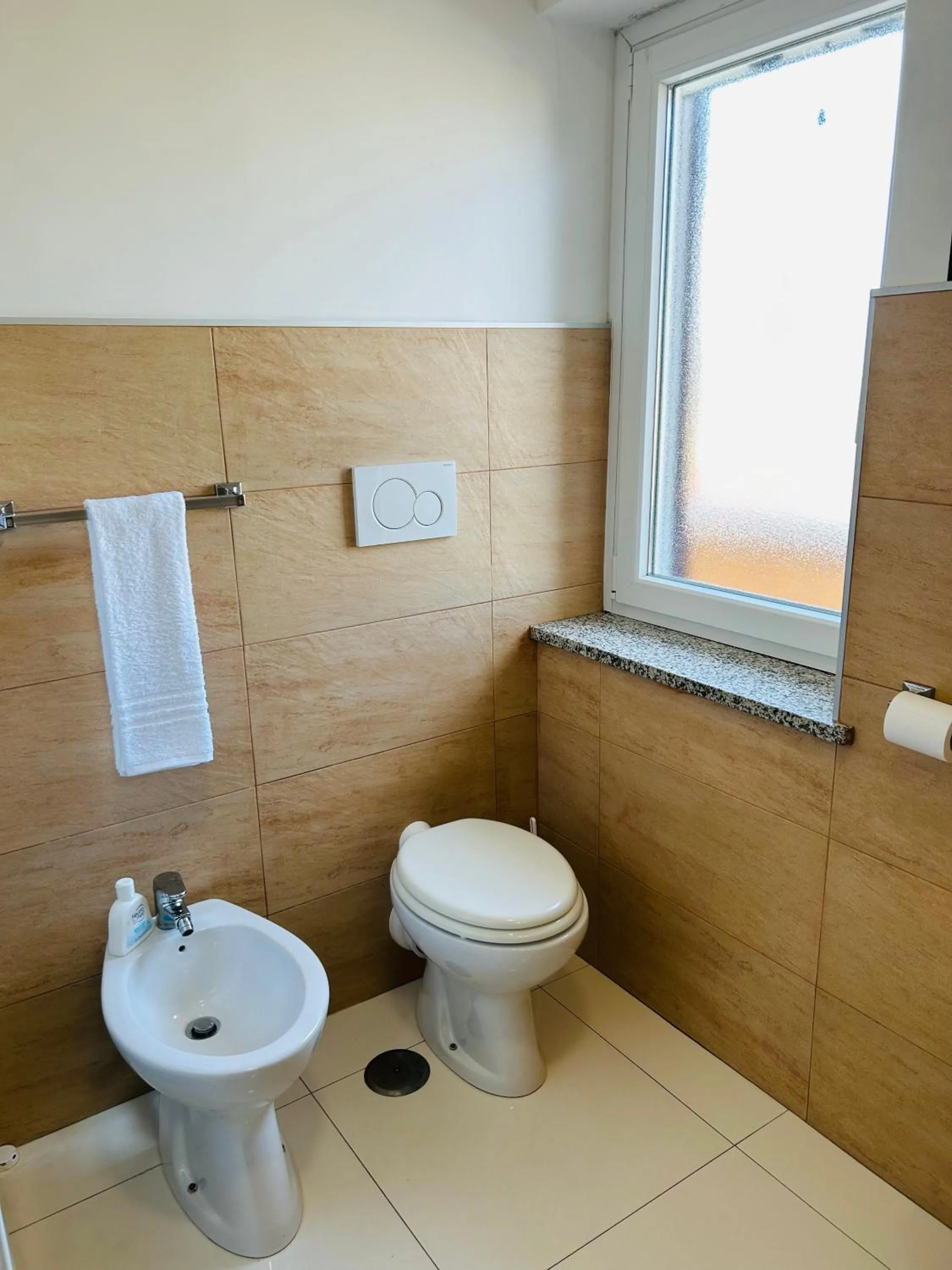 THE HOUSE FIERA di ROMA AEROPORTO FIUMICINO