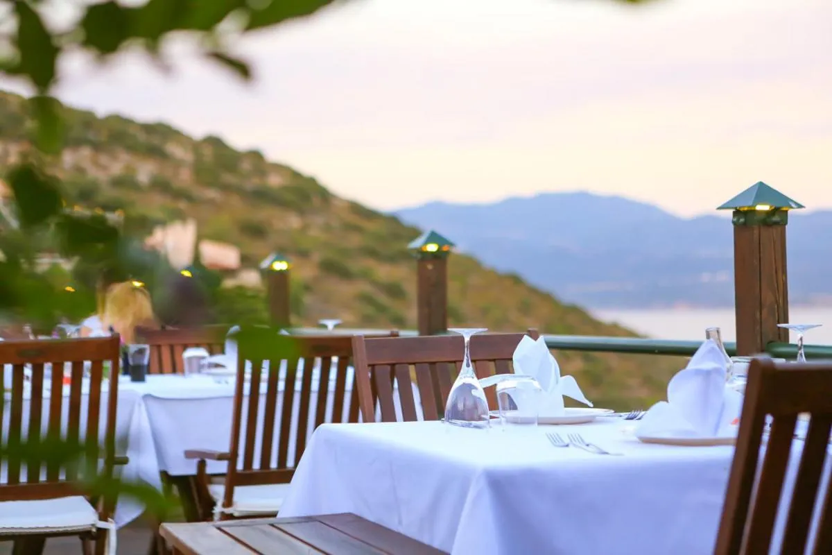 Restaurant/places to eat in Diva Residence Allsuite Hotel