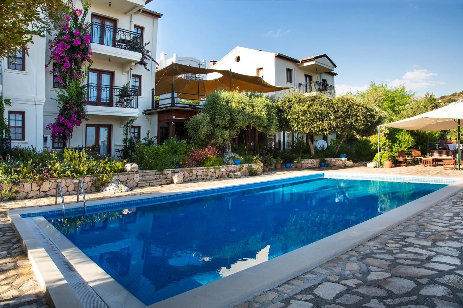 Property building in Diva Residence Allsuite Hotel