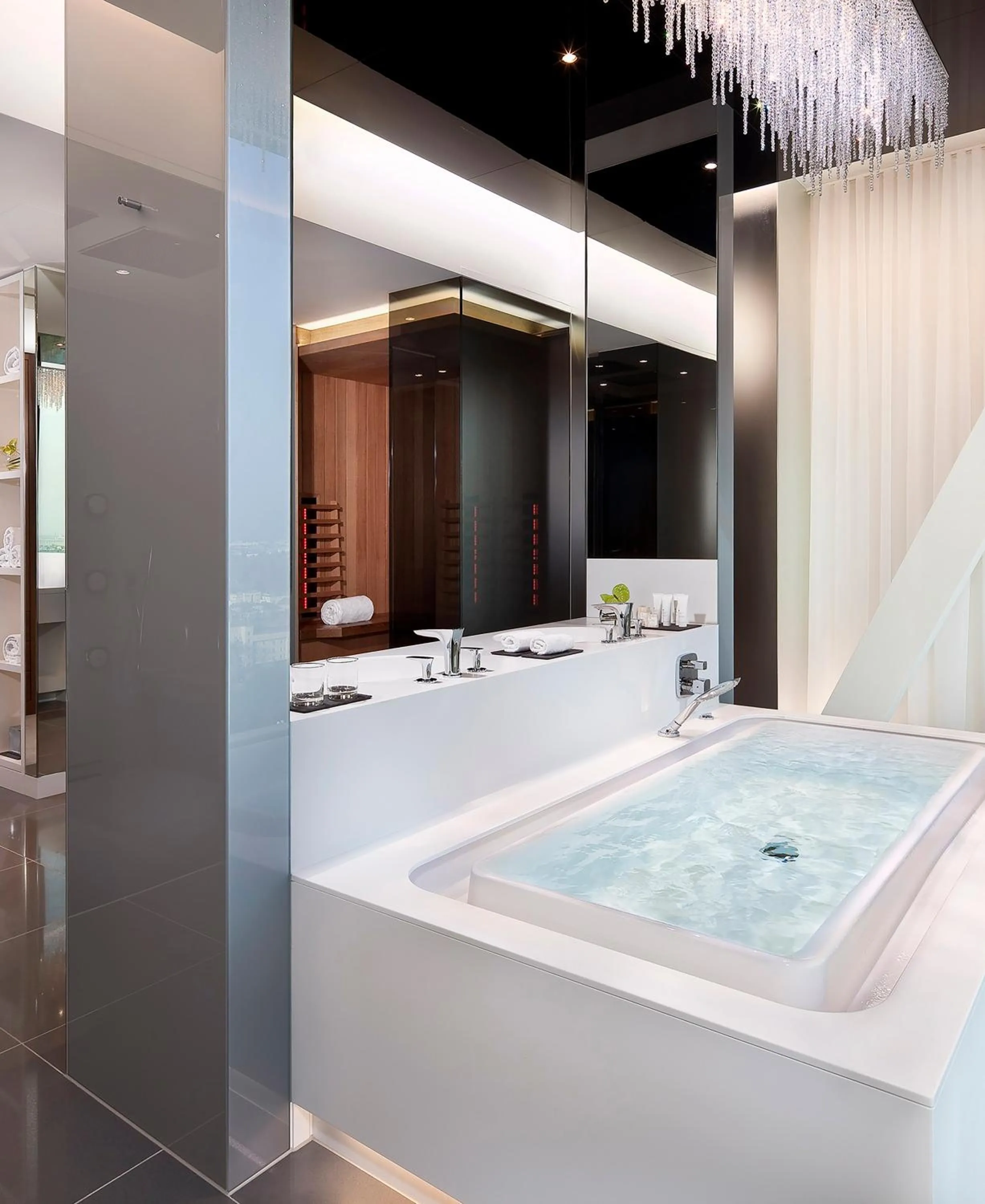 Hot Tub in Melia Vienna