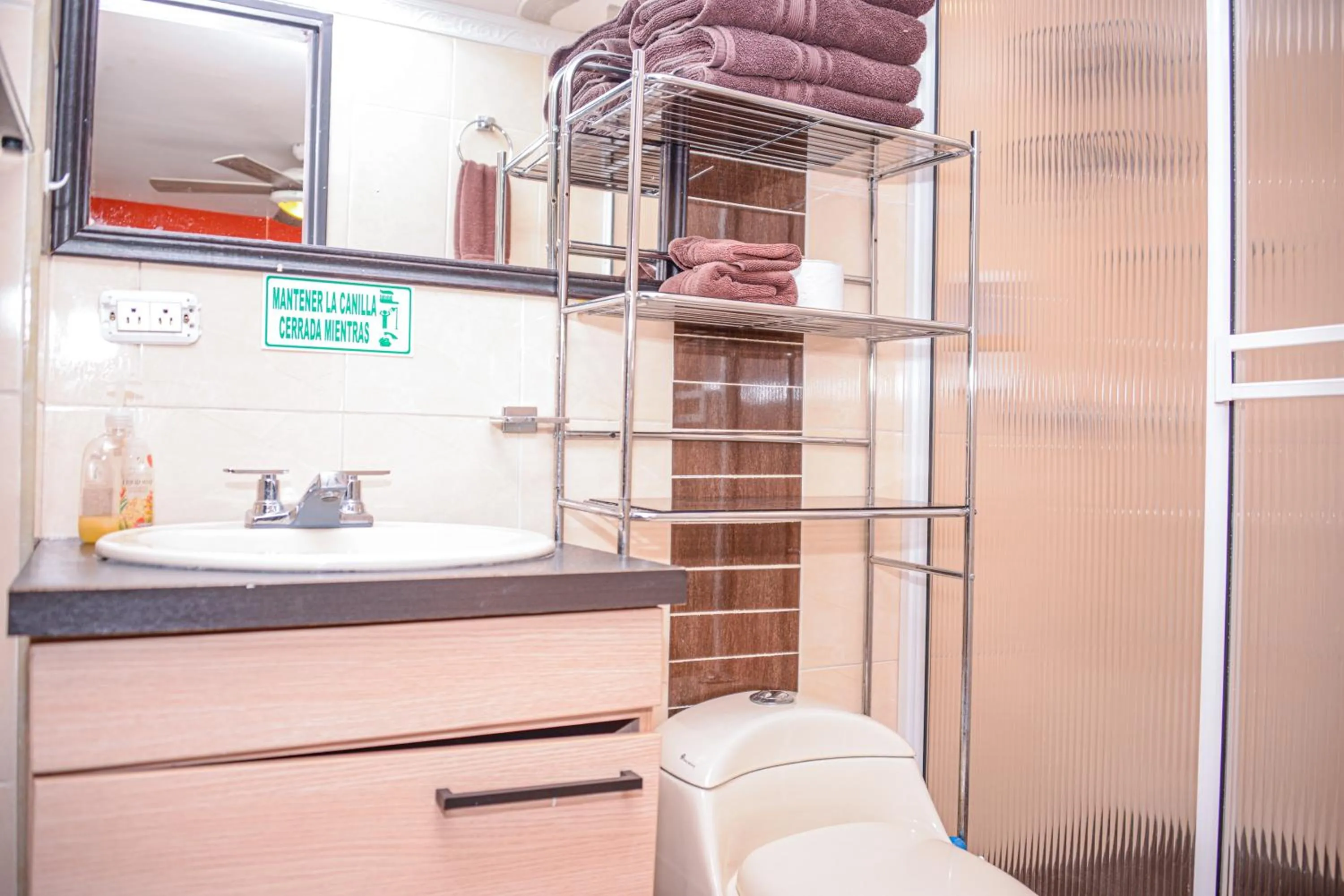 Bathroom in Calle 8 Suites