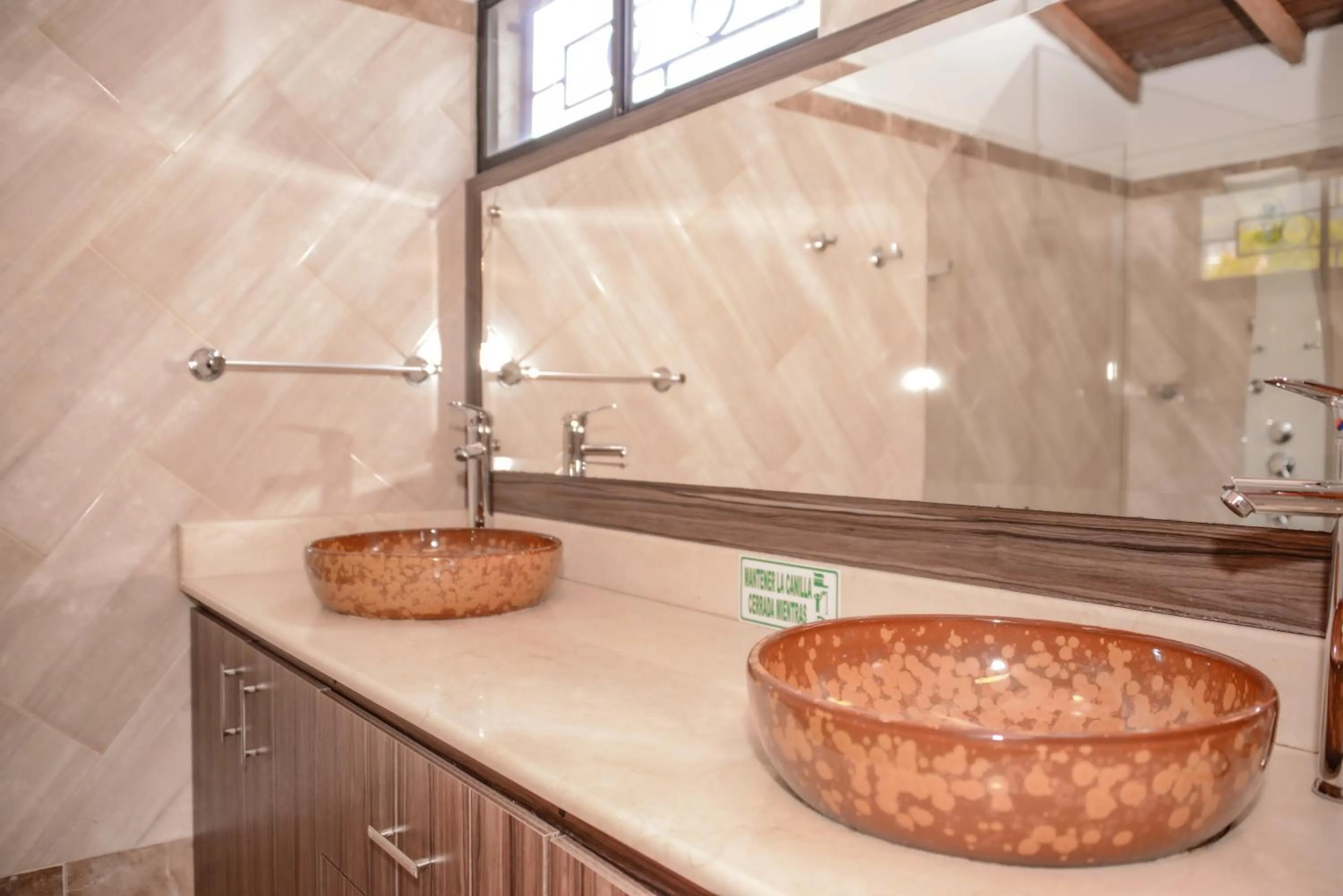 Bathroom in Calle 8 Suites