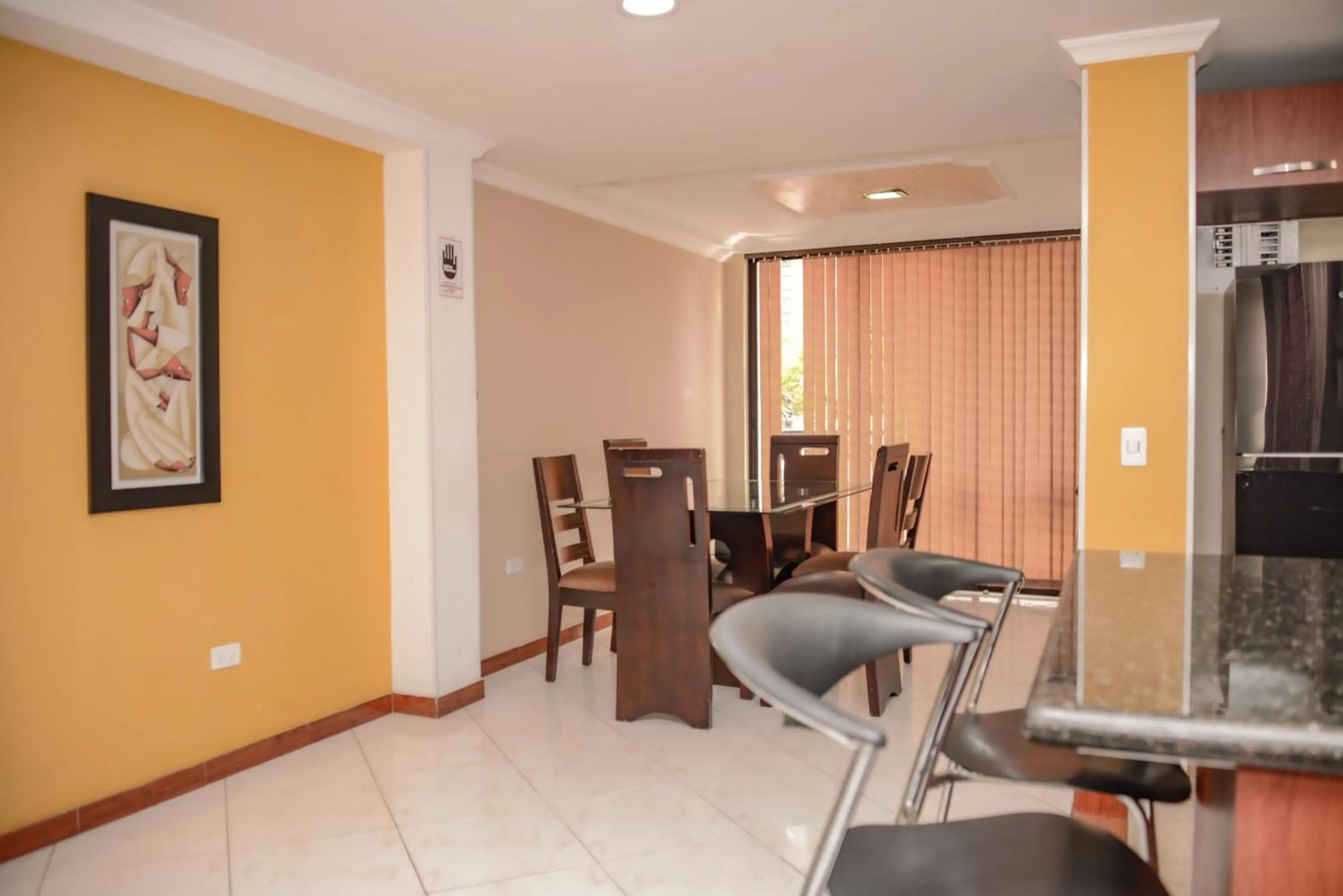 Dining area in Calle 8 Suites