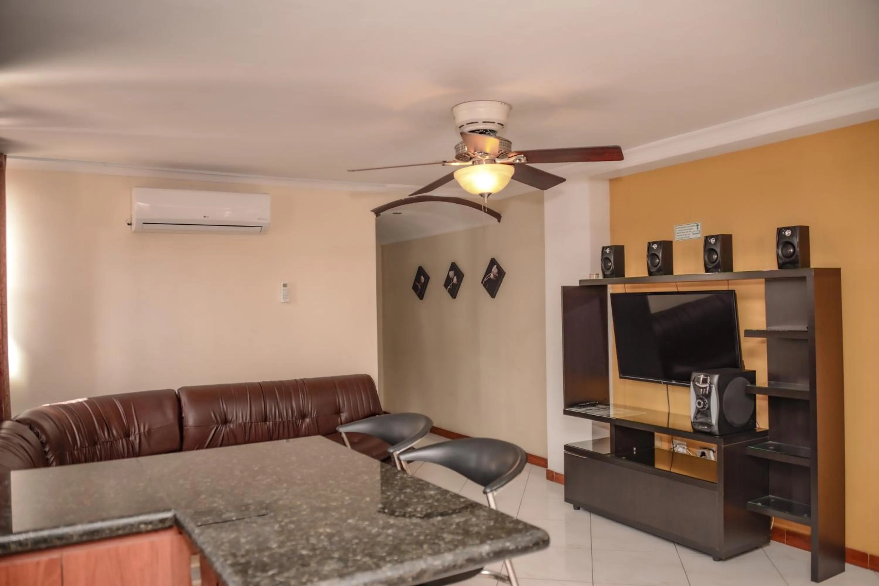 Living room in Calle 8 Suites