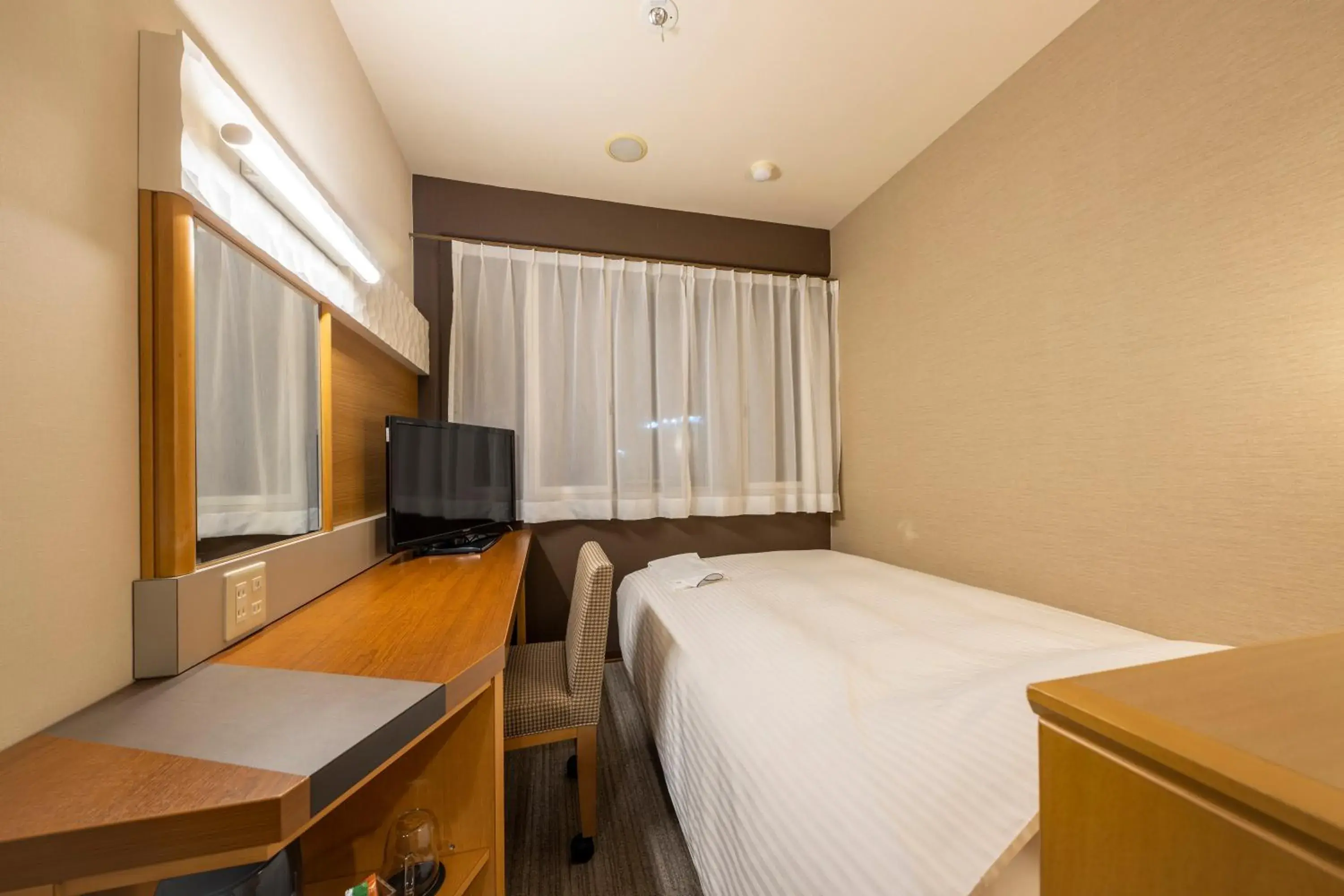 Photo of the whole room, Bed in JR CLEMENT INN HIMEJI Photo of the whole room, Bed in JR CLEMENT INN HIMEJI