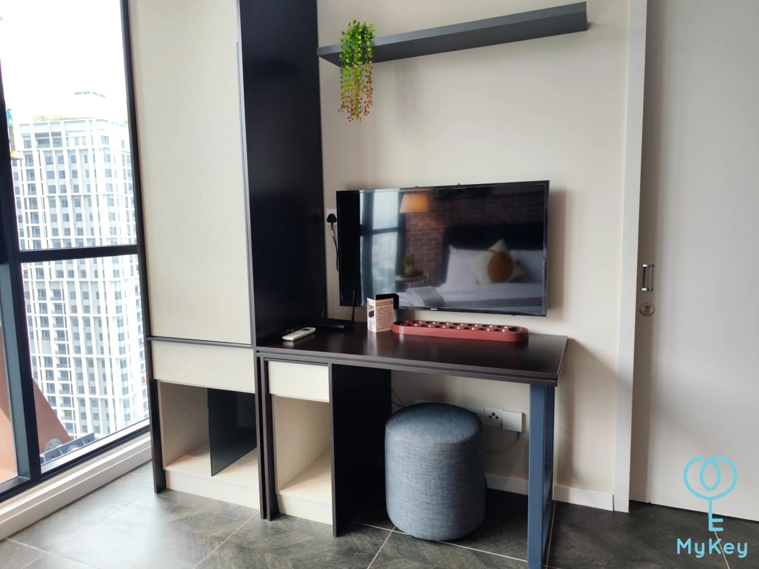 TV and multimedia in Scarletz Suites KLCC by MyKey