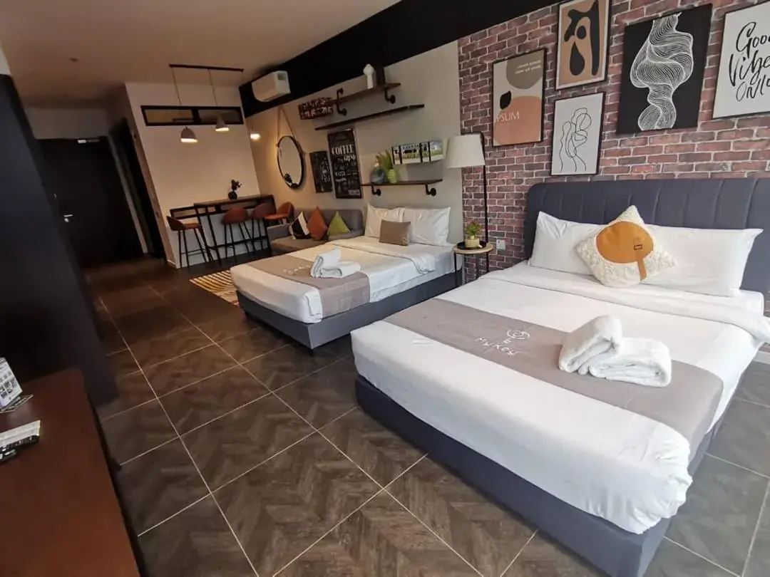 Premium Quadruple Room in Scarletz Suites KLCC by MyKey Premium Quadruple Room in Scarletz Suites KLCC by MyKey