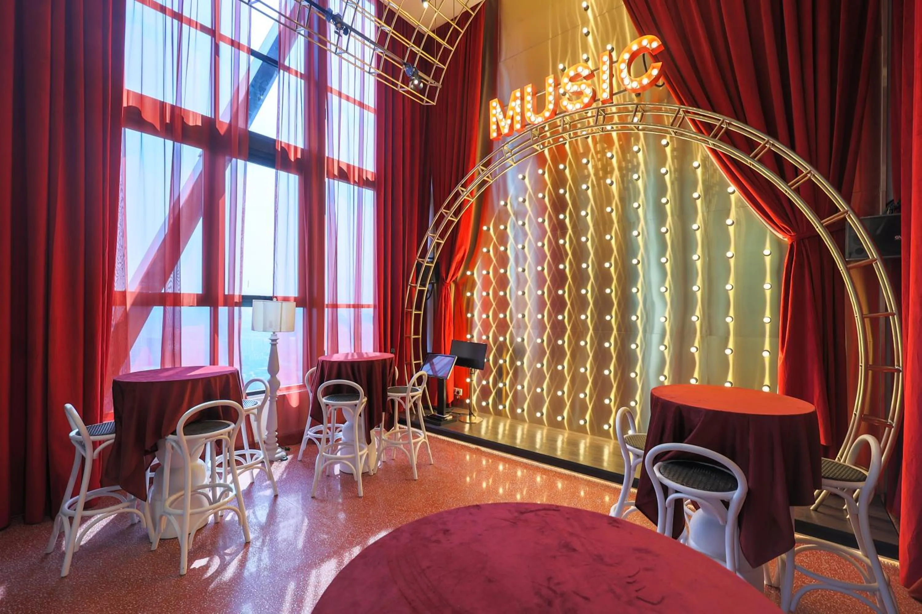 Scarletz Suites KLCC by MyKey