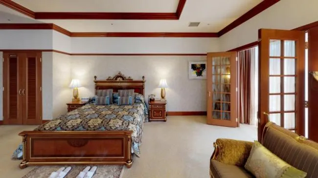 Bed in High1 Grand Hotel Main Tower