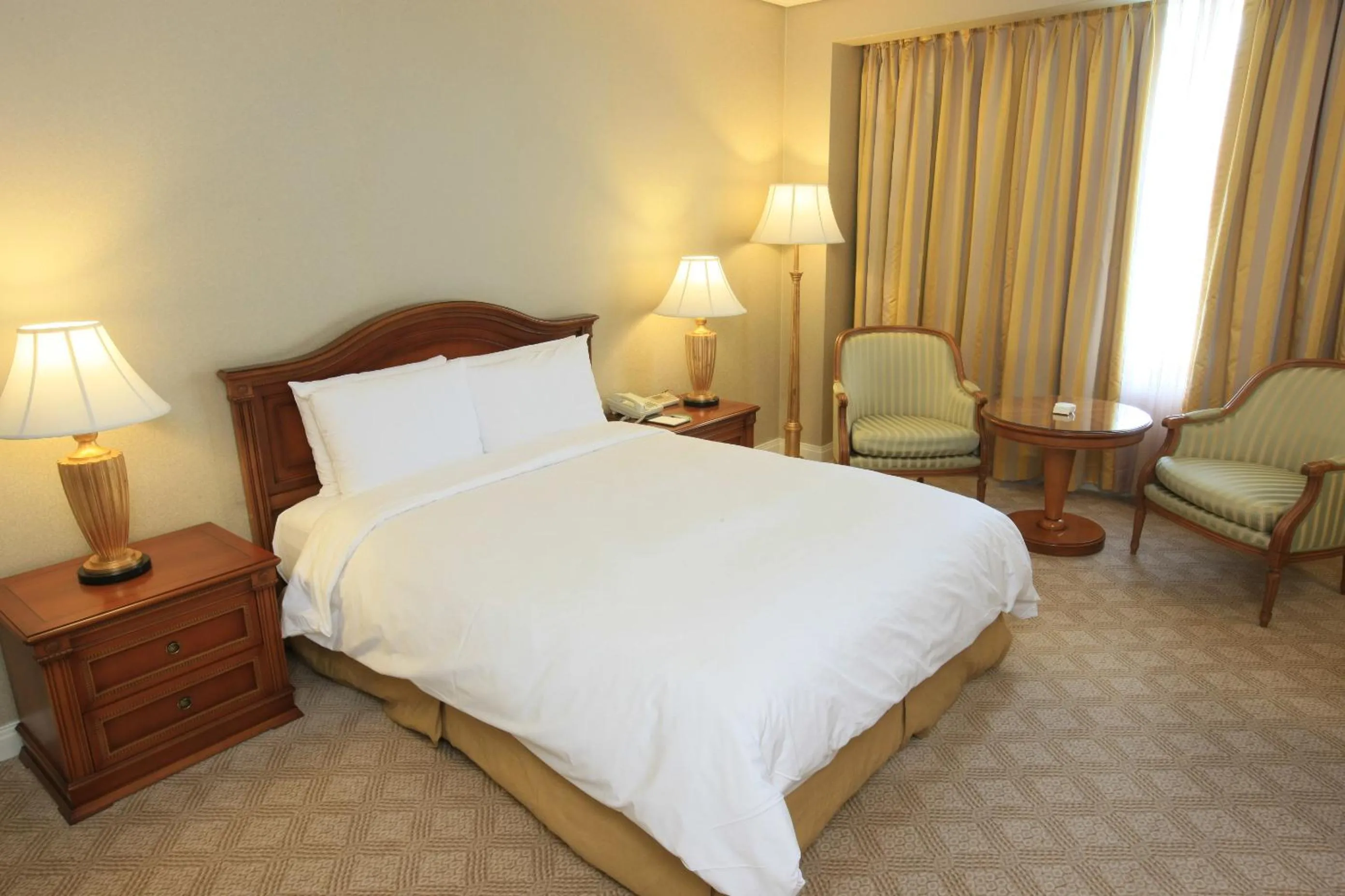 Bed in High1 Grand Hotel Main Tower