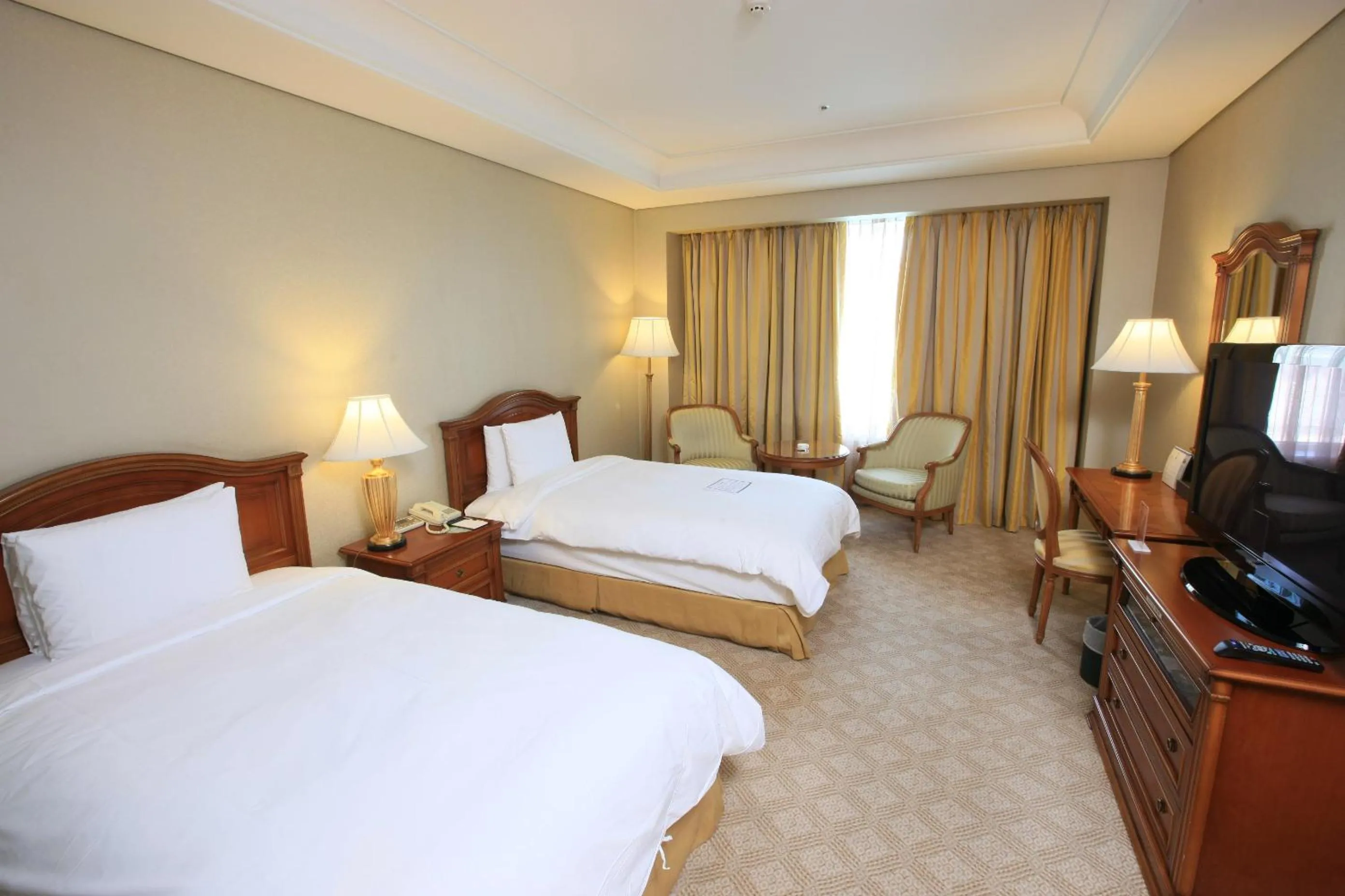 Bed in High1 Grand Hotel Main Tower