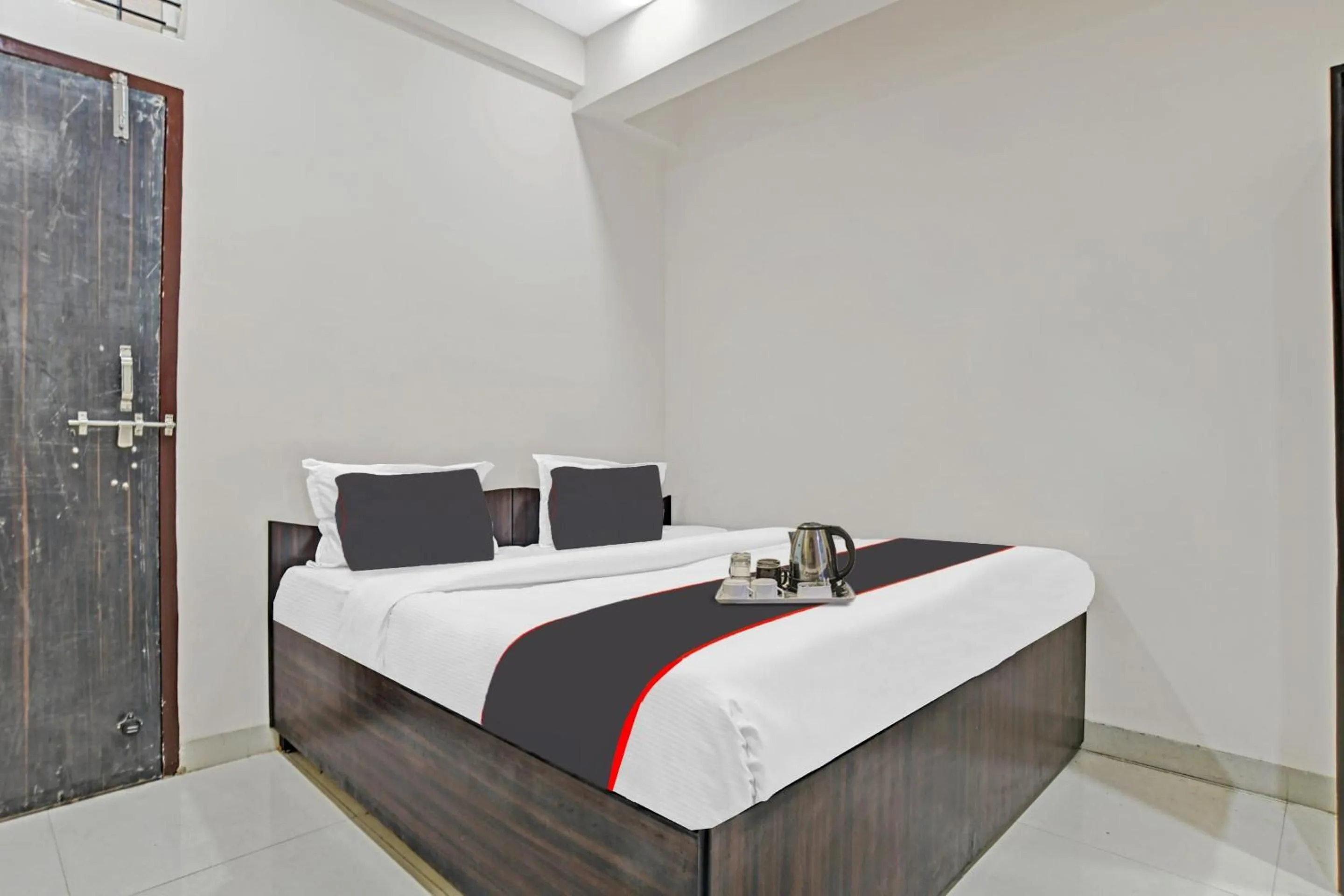 Bedroom, Bed in HOTEL DREAM PALACE