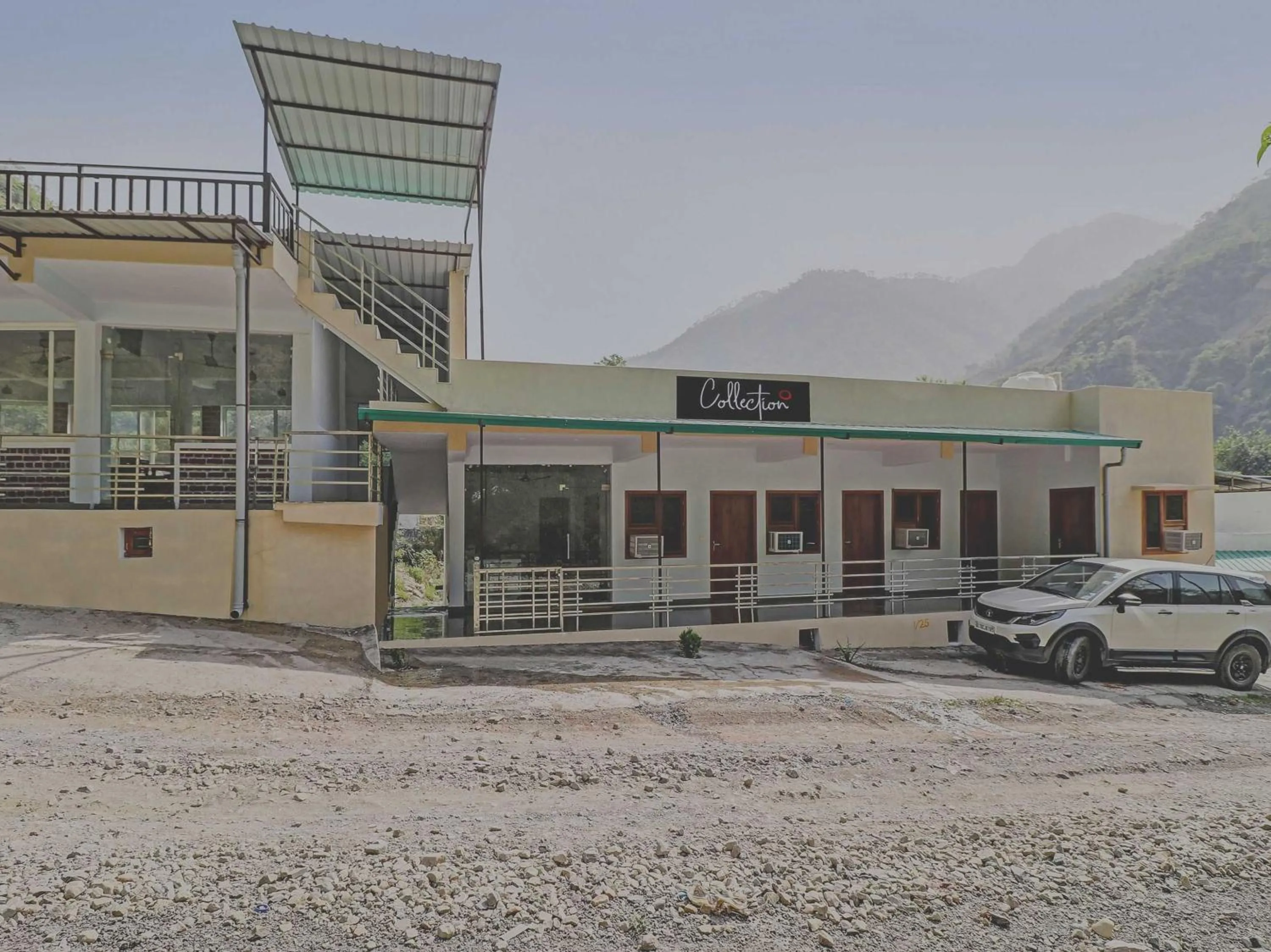 Facade/entrance in Collection O Studioz Om River Resort