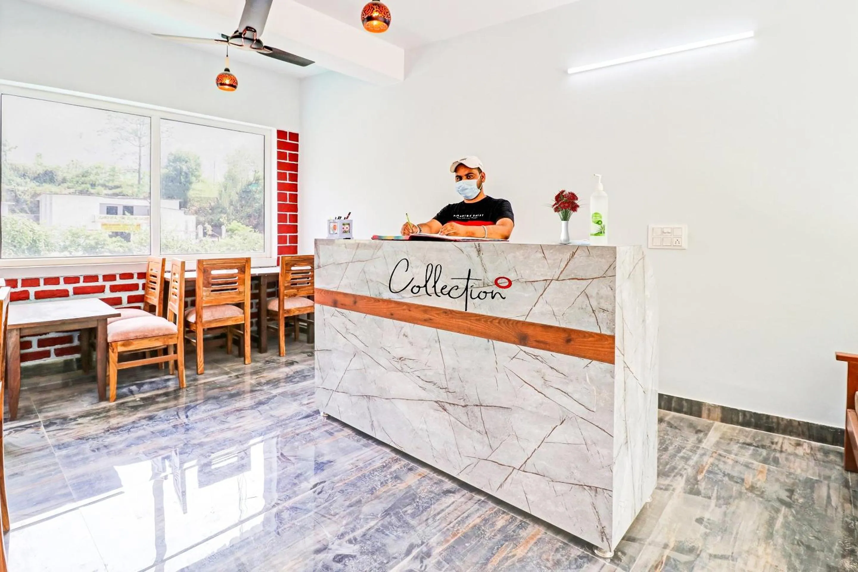 Lobby or reception in Collection O Studioz Om River Resort