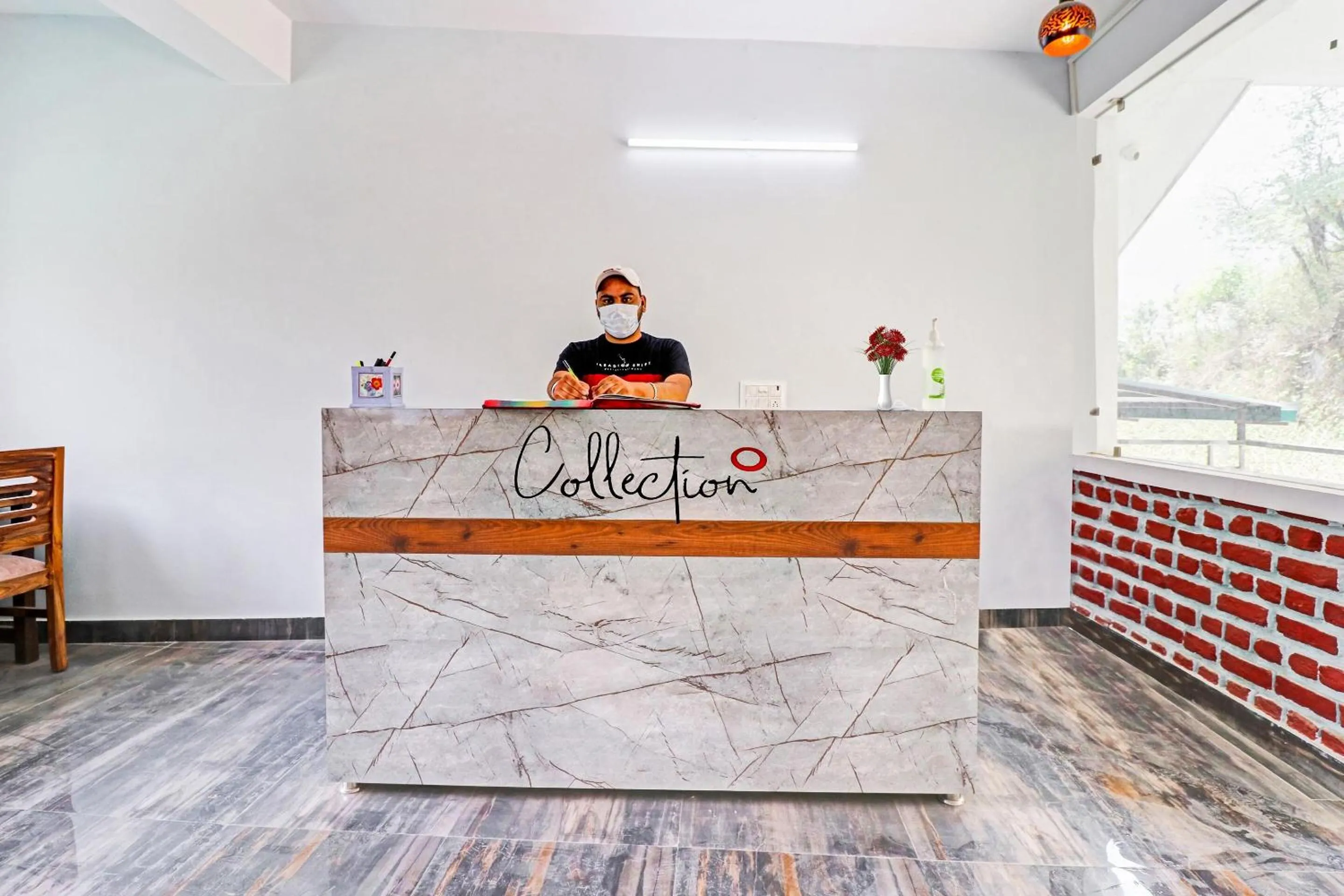 Lobby or reception in Collection O Studioz Om River Resort