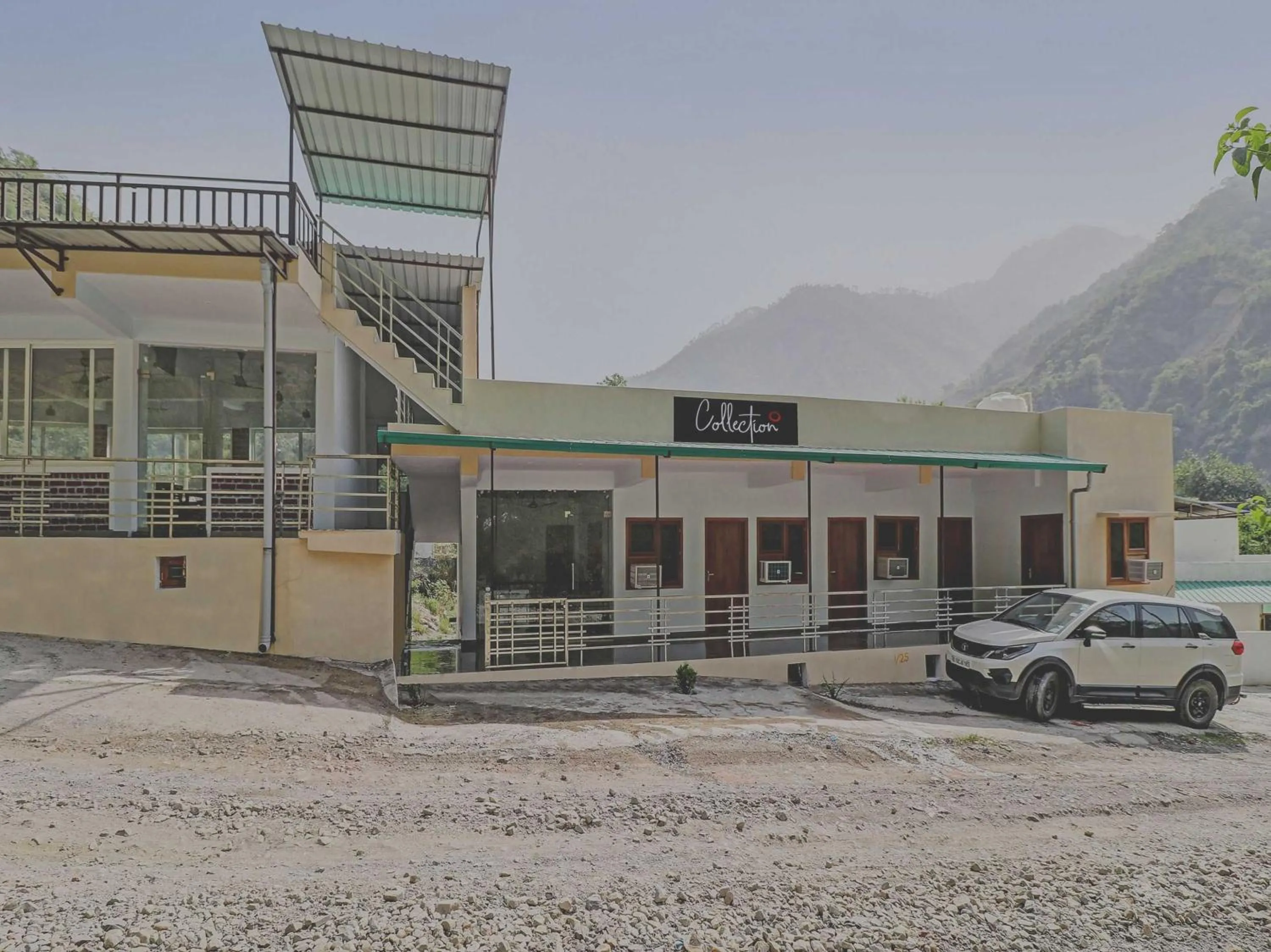 Facade/entrance in Collection O Studioz Om River Resort