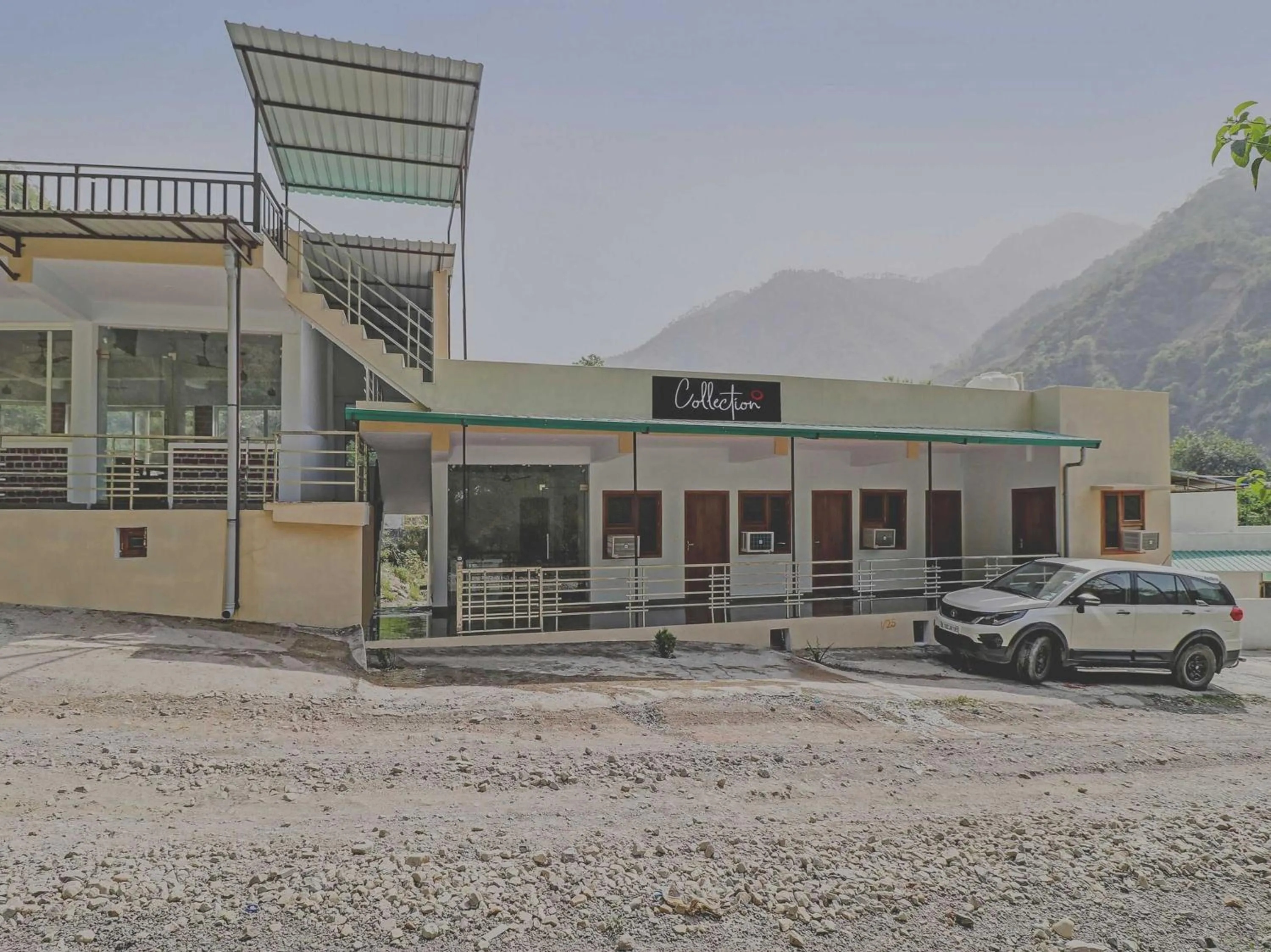 Facade/entrance in Collection O Studioz Om River Resort