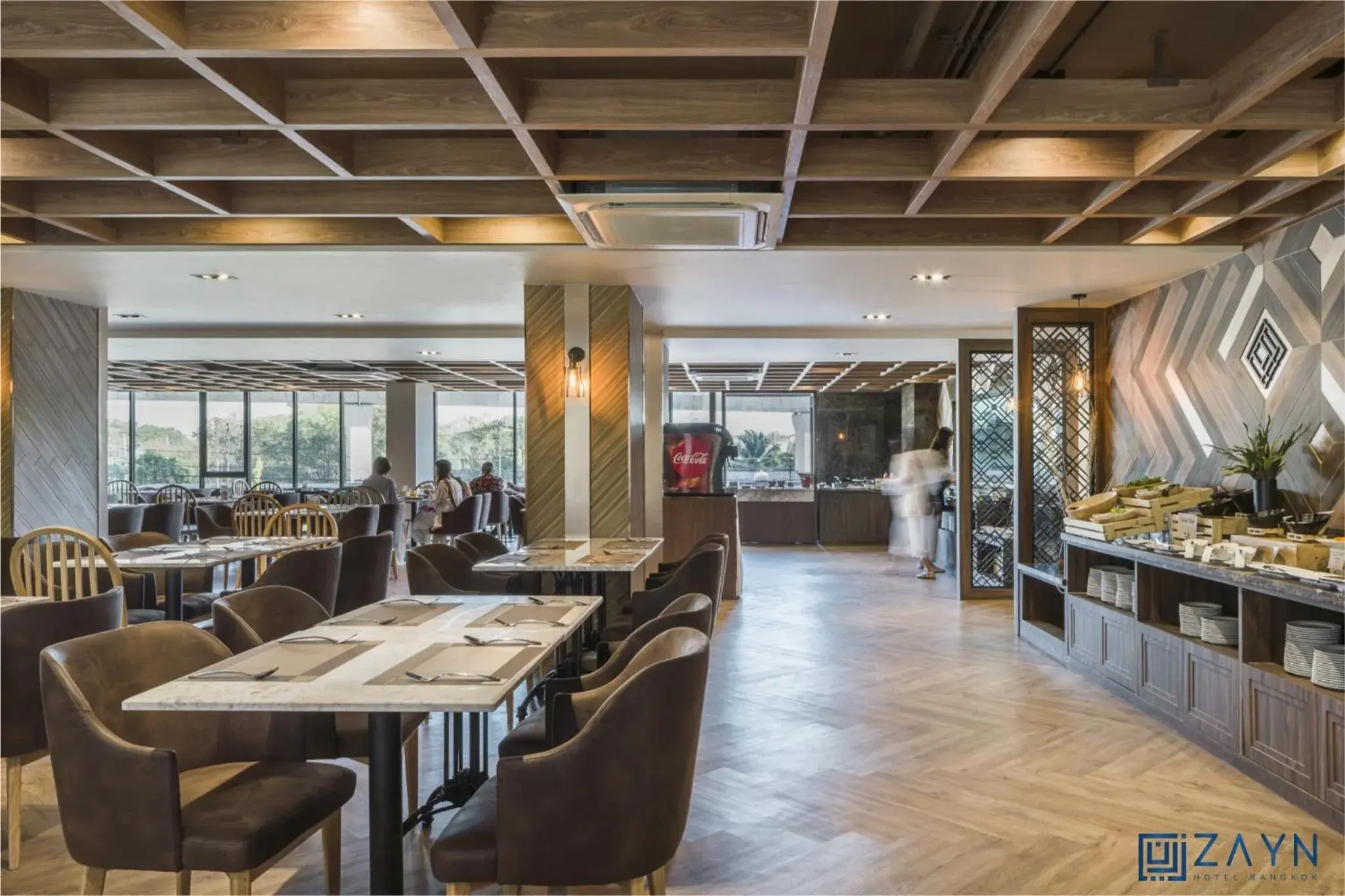 Restaurant/places to eat in Zayn Express & Suites Restaurant/places to eat in Zayn Express & Suites