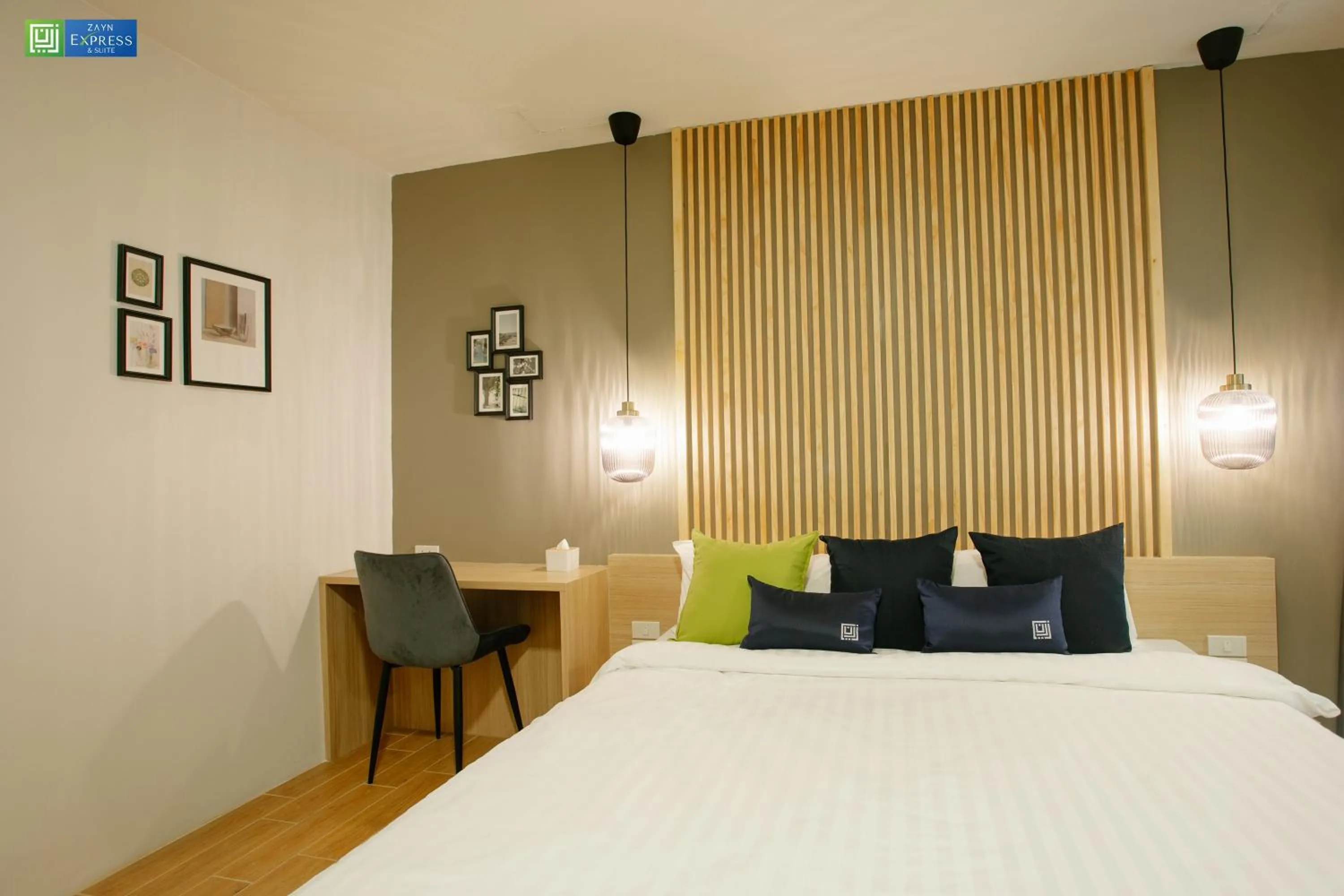 Bedroom, Bed in Zayn Express & Suites