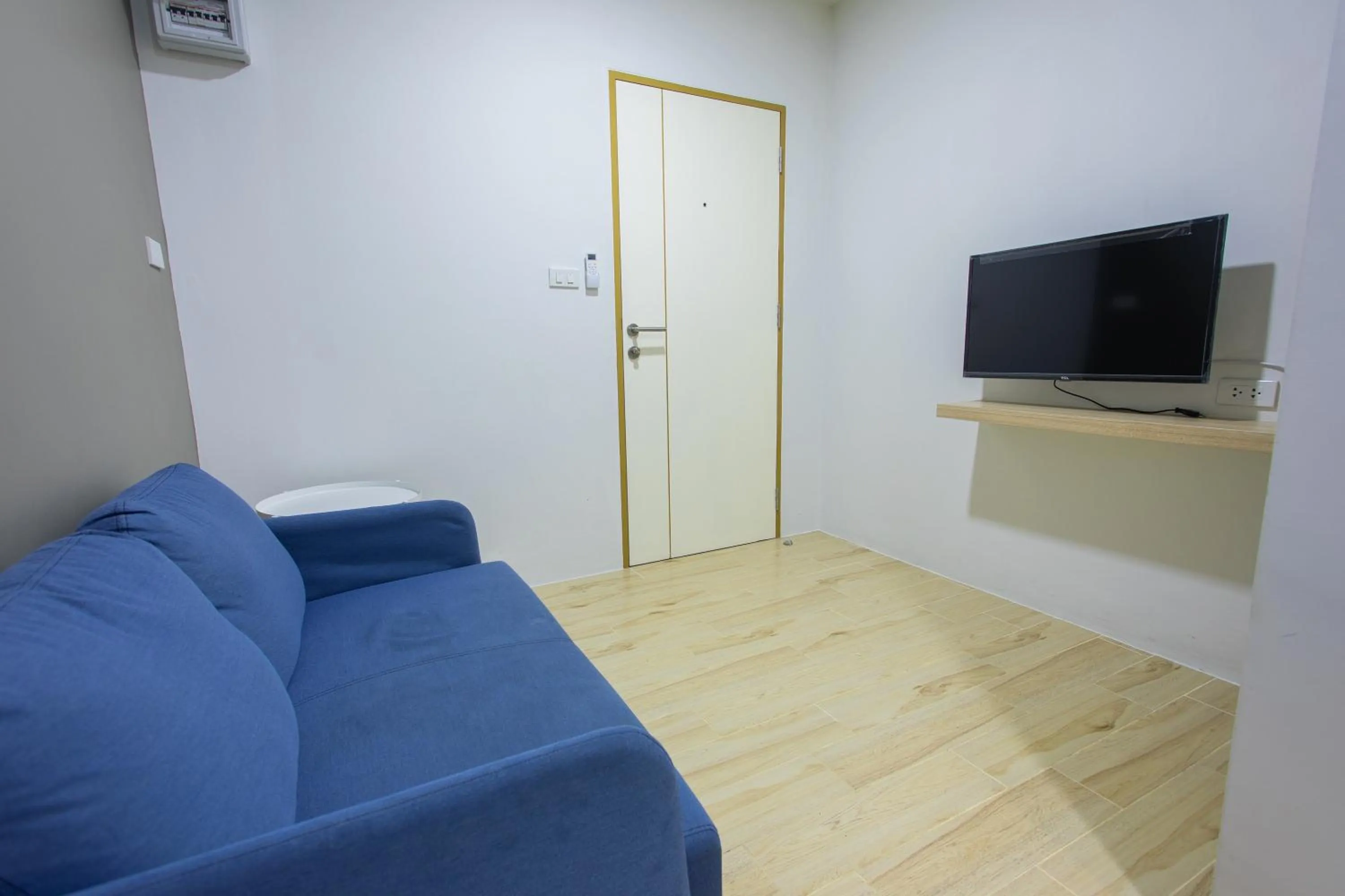 Photo of the whole room in Zayn Express & Suites