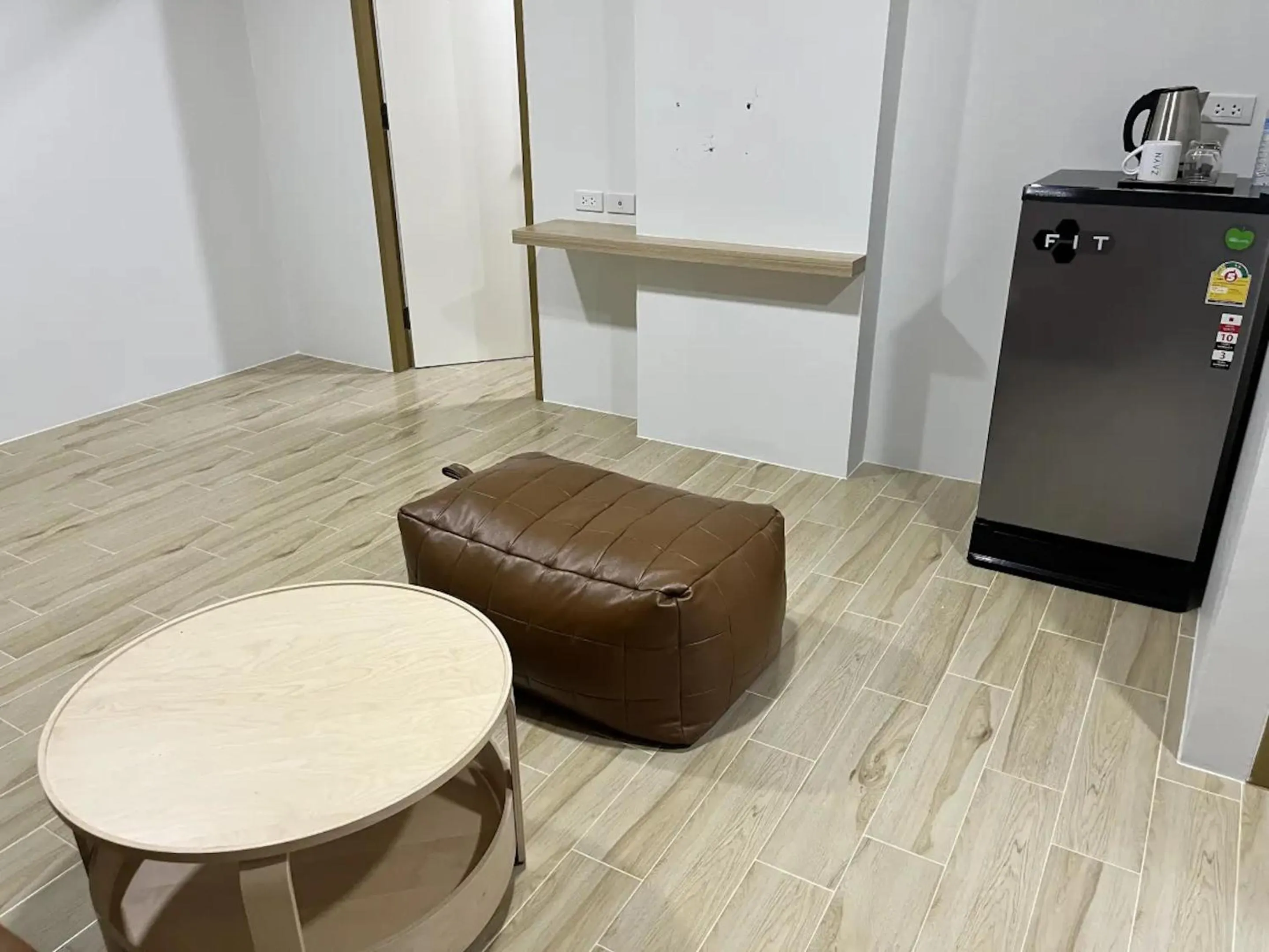 Seating area in Zayn Express & Suites